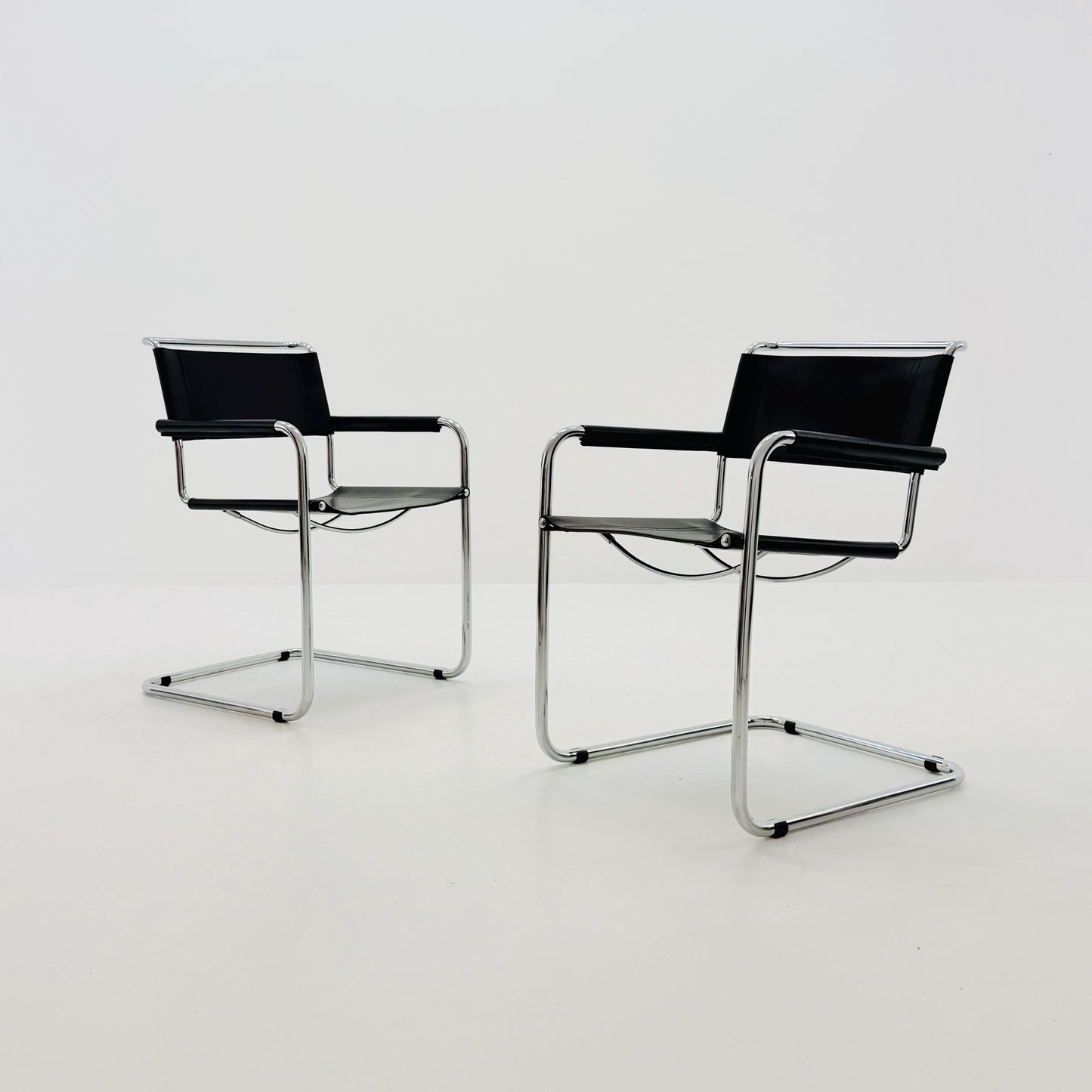 set of 2 Mid Century Bauhaus S34 Cantilever Armchair by Mart Stam for Italia Mobilia, Black Leather & Chrome, Italy 1980s