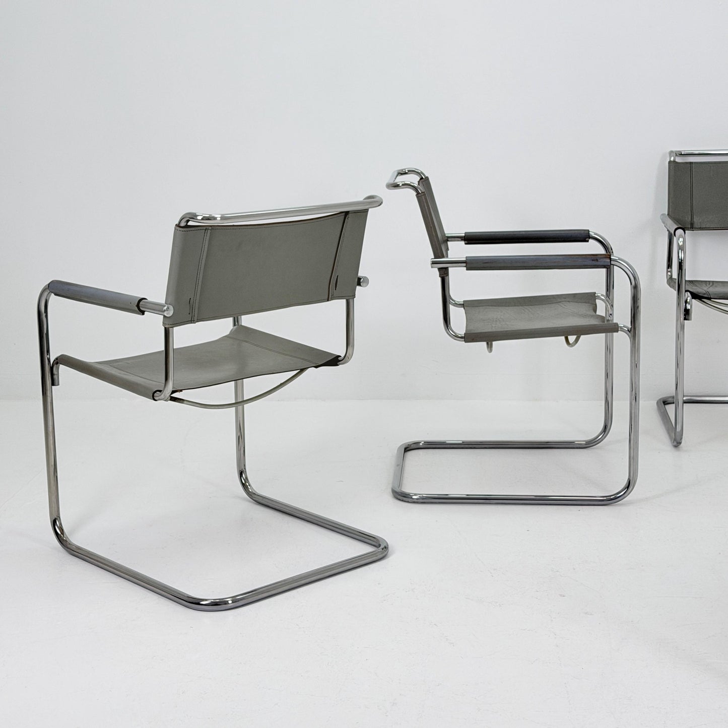 Set of 4 Iconic gray Leather S34 Cantilever Chairs by Mart Stam for Thonet – Bauhaus Design, 1980s Germany