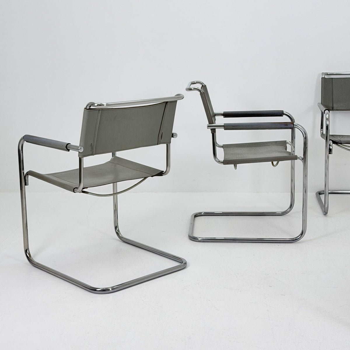Set of 4 Iconic gray Leather S34 Cantilever Chairs by Mart Stam for Thonet – Bauhaus Design, 1980s Germany