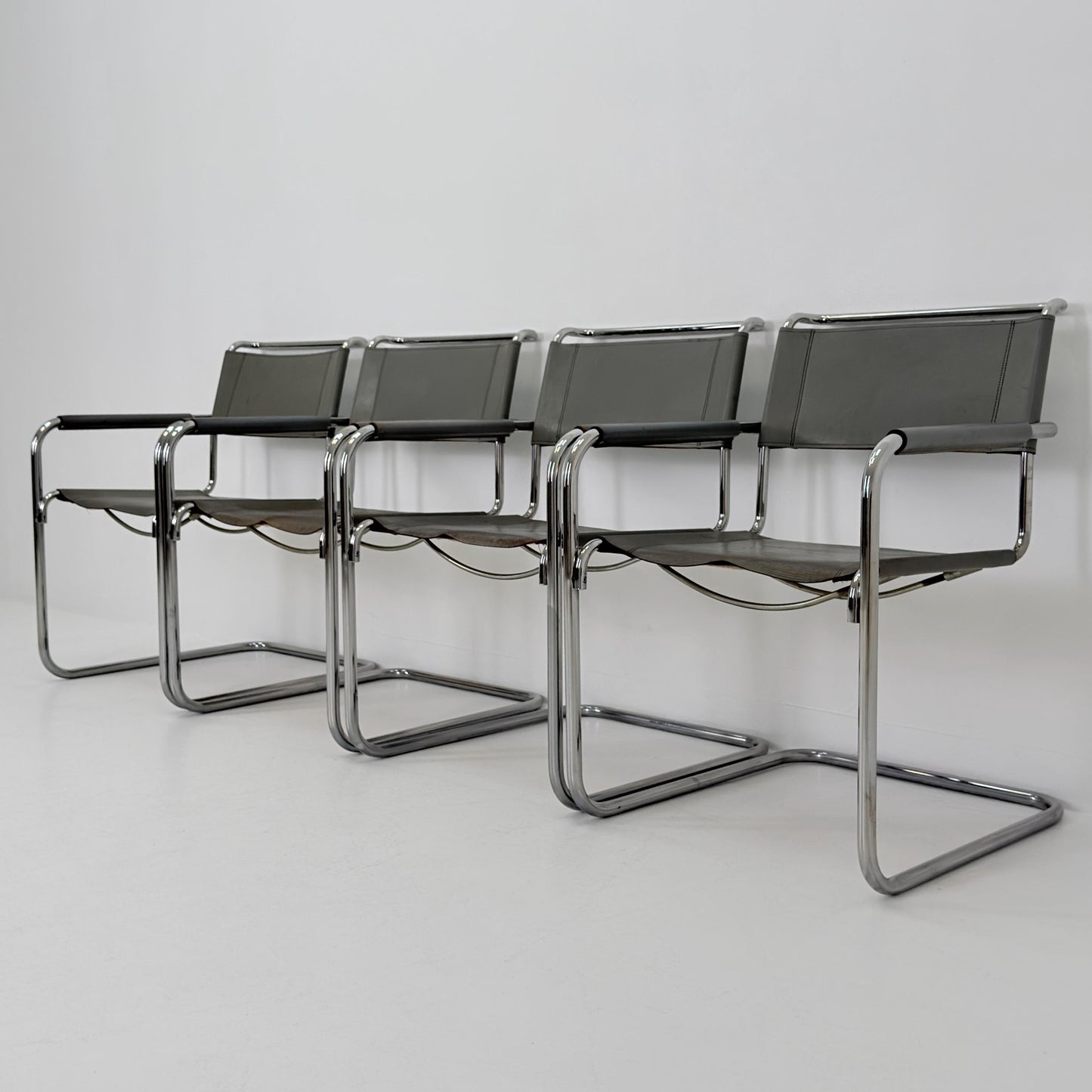 Set of 4 Iconic gray Leather S34 Cantilever Chairs by Mart Stam for Thonet – Bauhaus Design, 1980s Germany