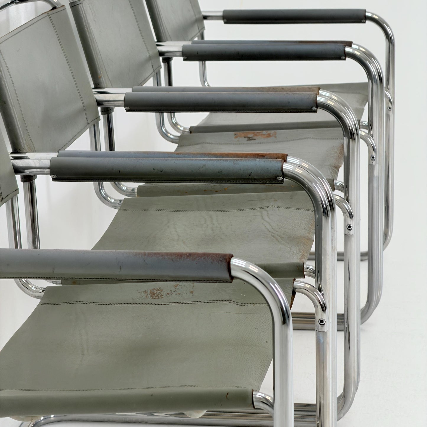 Set of 4 Iconic gray Leather S34 Cantilever Chairs by Mart Stam for Thonet – Bauhaus Design, 1980s Germany