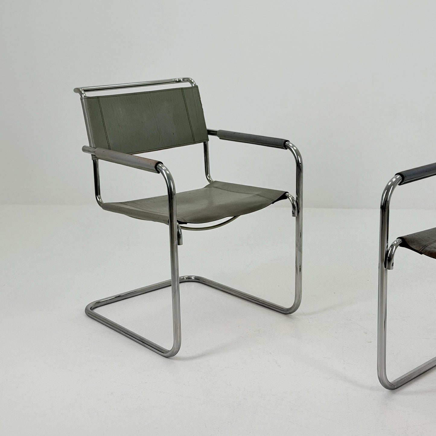 Set of 2 Iconic gray Leather S34 Cantilever Chairs by Mart Stam for Thonet – Bauhaus Design, 1980s Germany