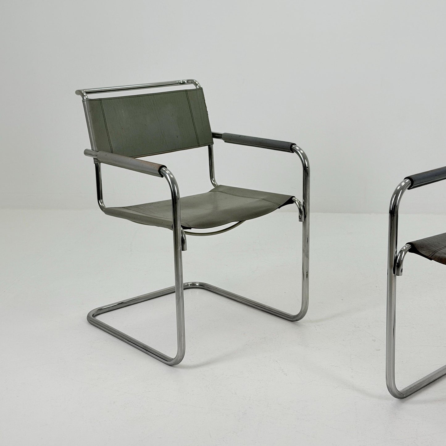 Set of 2 Iconic gray Leather S34 Cantilever Chairs by Mart Stam for Thonet – Bauhaus Design, 1980s Germany