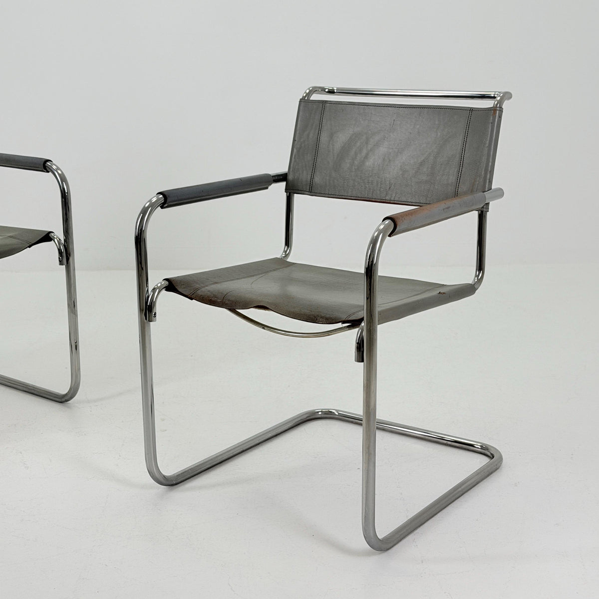 Set of 2 Iconic gray Leather S34 Cantilever Chairs by Mart Stam for Thonet – Bauhaus Design, 1980s Germany