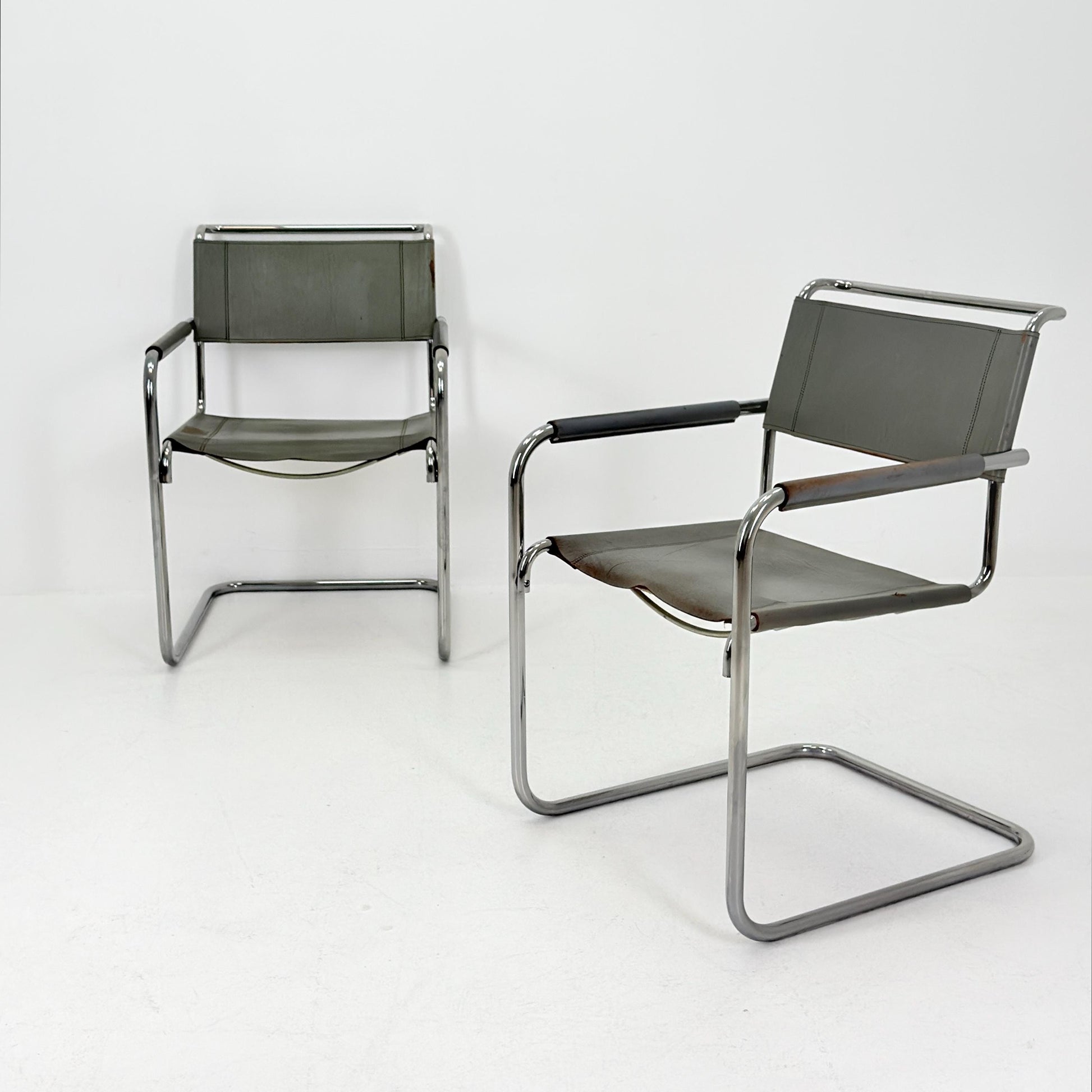 Set of 2 Iconic gray Leather S34 Cantilever Chairs by Mart Stam for Thonet – Bauhaus Design, 1980s Germany