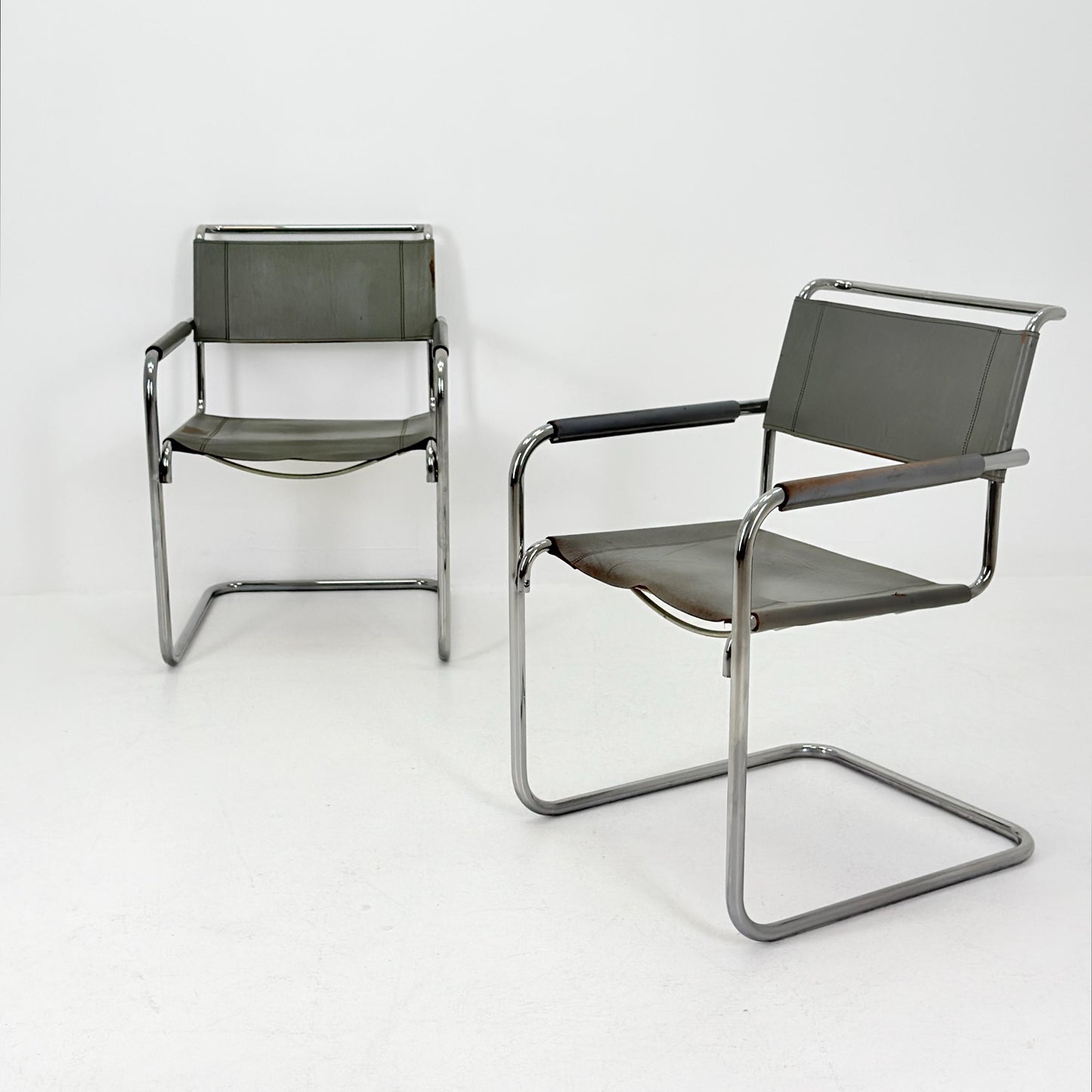 Set of 2 Iconic gray Leather S34 Cantilever Chairs by Mart Stam for Thonet – Bauhaus Design, 1980s Germany