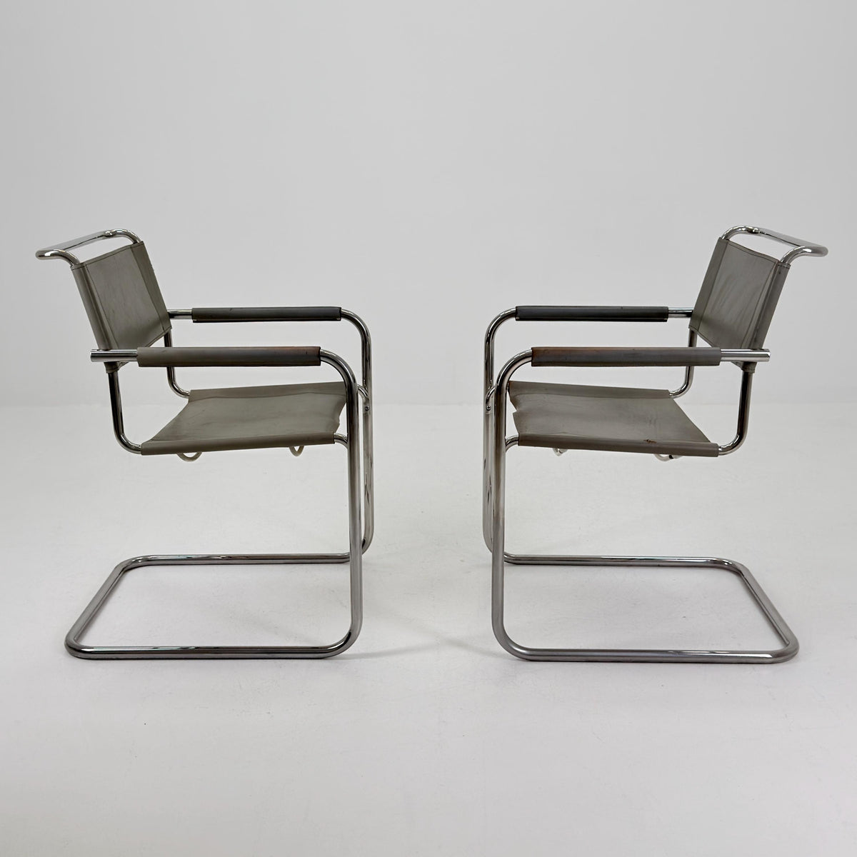 Set of 2 Iconic gray Leather S34 Cantilever Chairs by Mart Stam for Thonet – Bauhaus Design, 1980s Germany