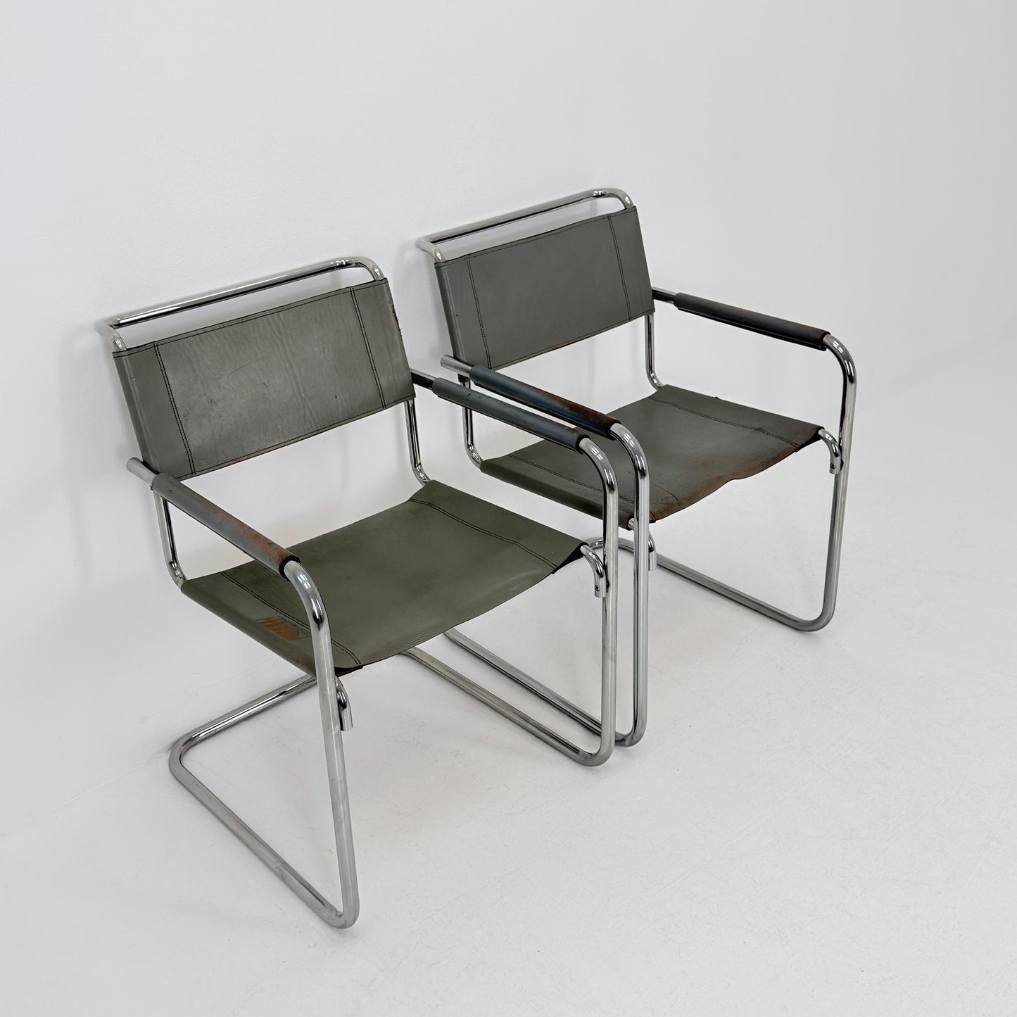Set of 2 Iconic gray Leather S34 Cantilever Chairs by Mart Stam for Thonet – Bauhaus Design, 1980s Germany