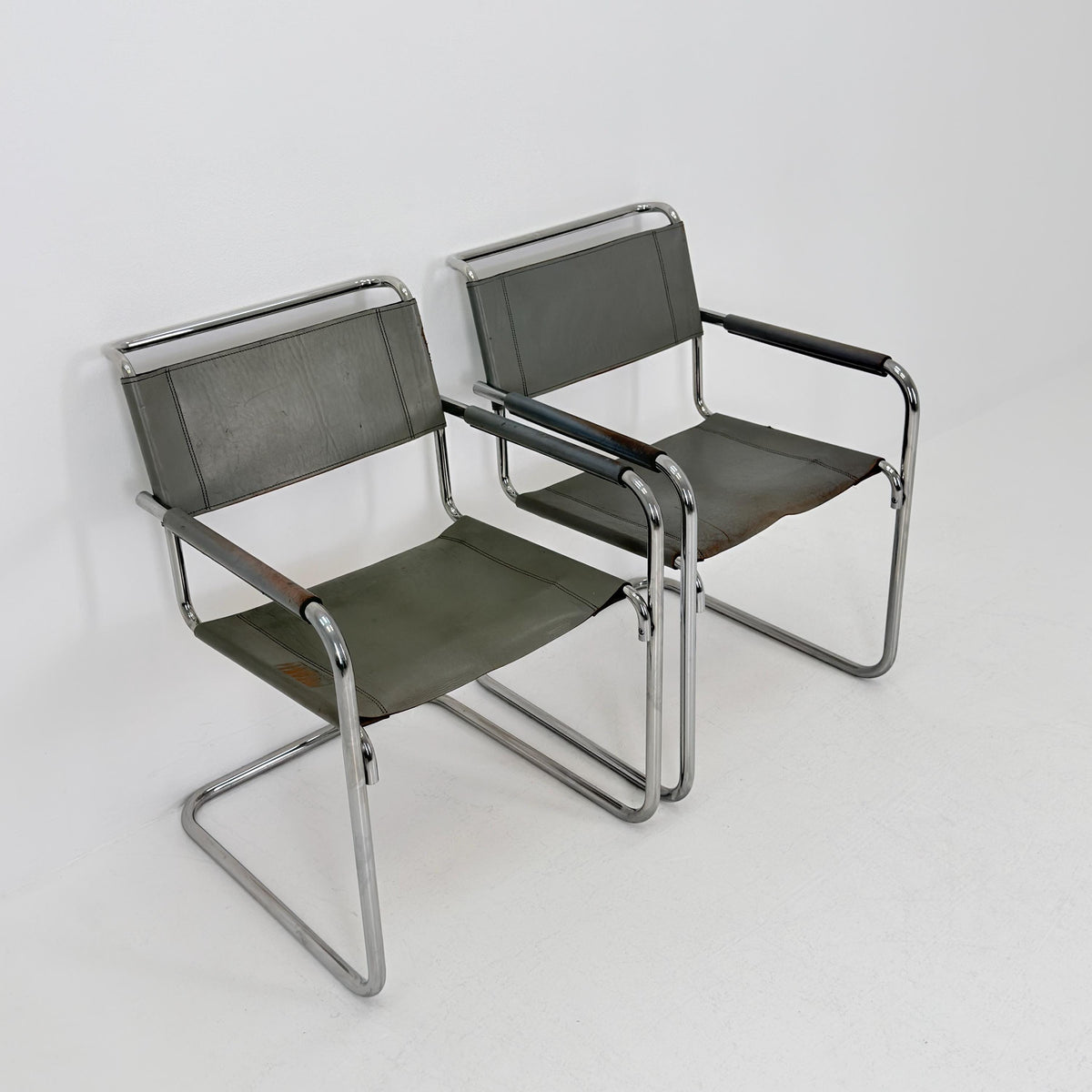 Set of 2 Iconic gray Leather S34 Cantilever Chairs by Mart Stam for Thonet – Bauhaus Design, 1980s Germany
