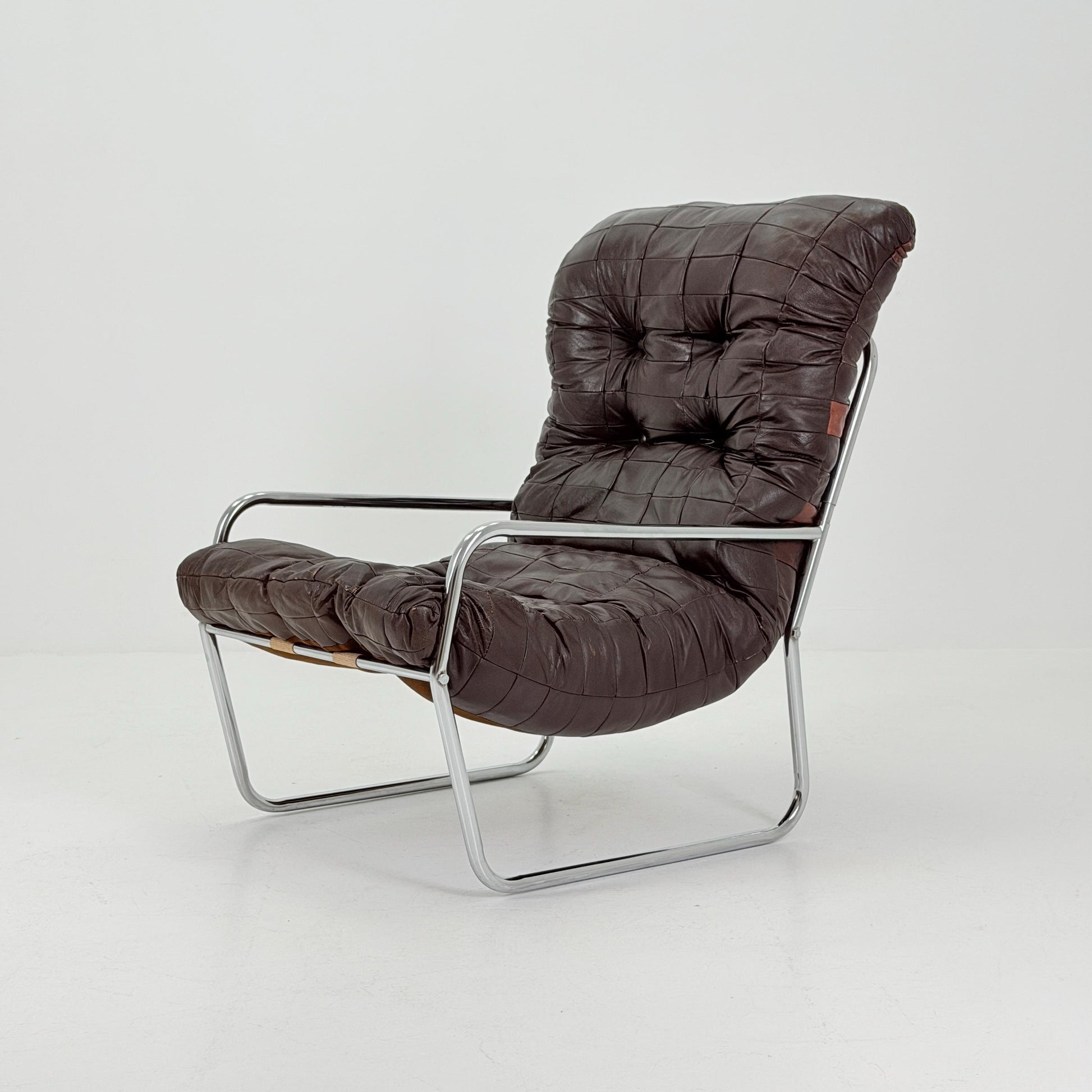 Mid-century sling brown leather lounge chair by Peter Hoyte, 1960s