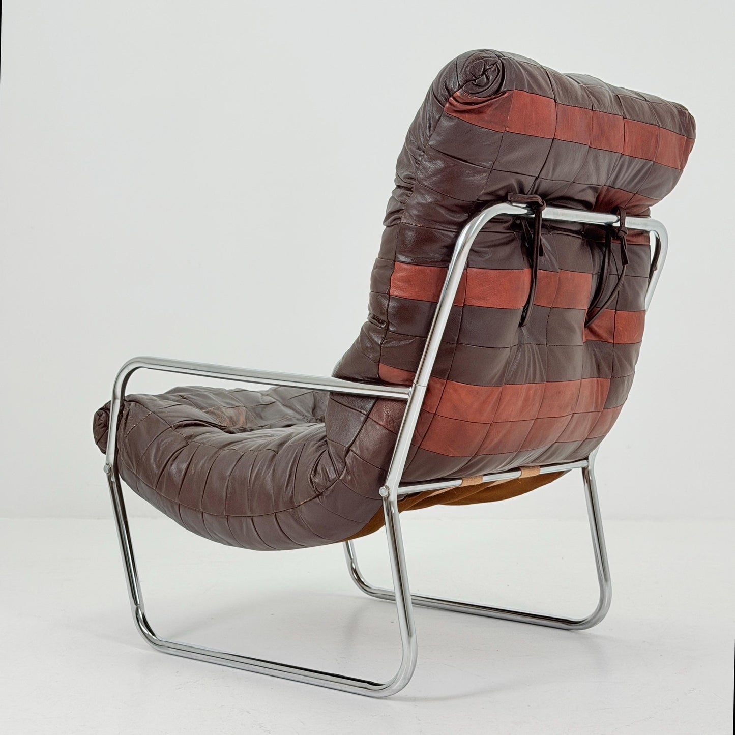 Mid-century sling brown leather lounge chair by Peter Hoyte, 1960s
