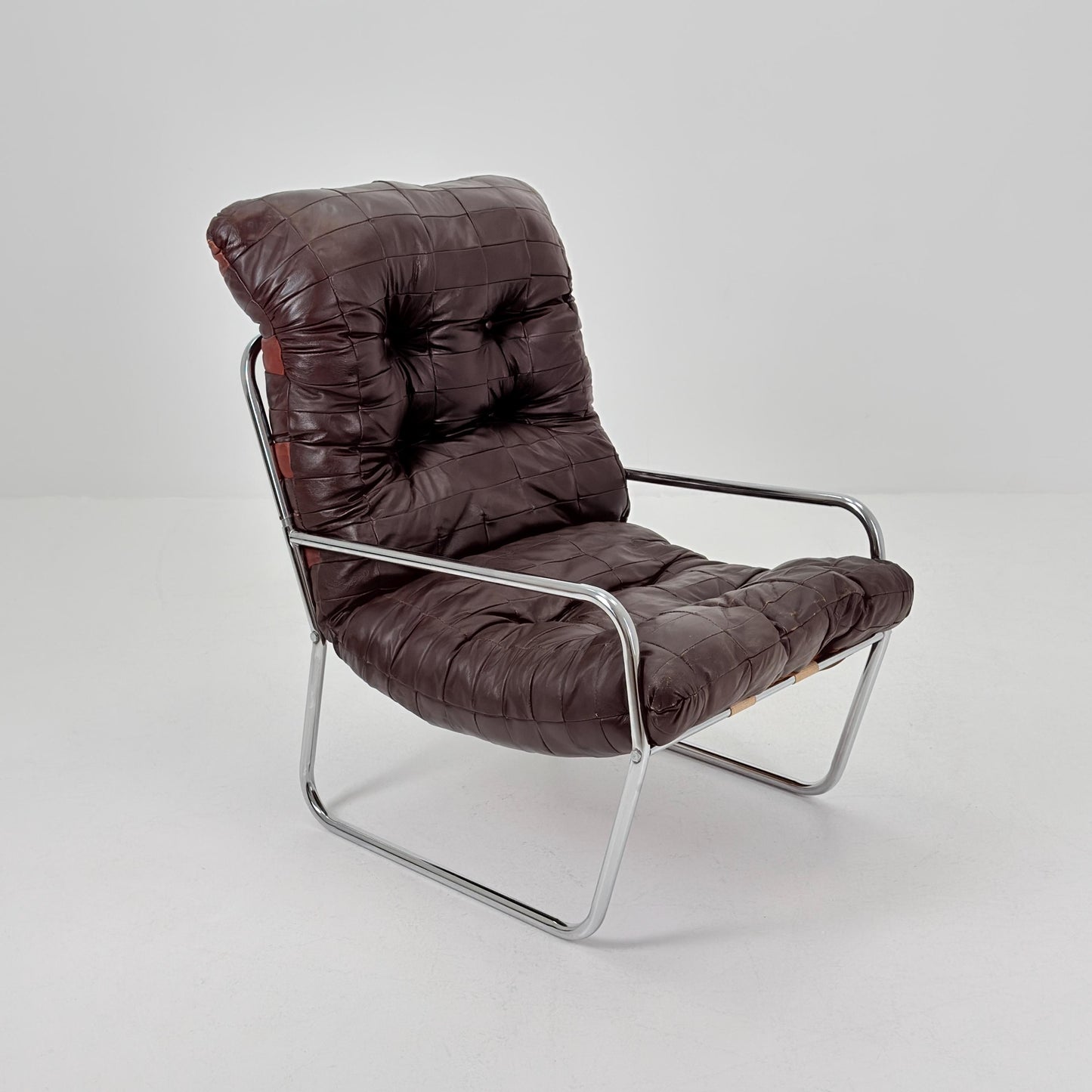 Mid-century sling brown leather lounge chair by Peter Hoyte, 1960s