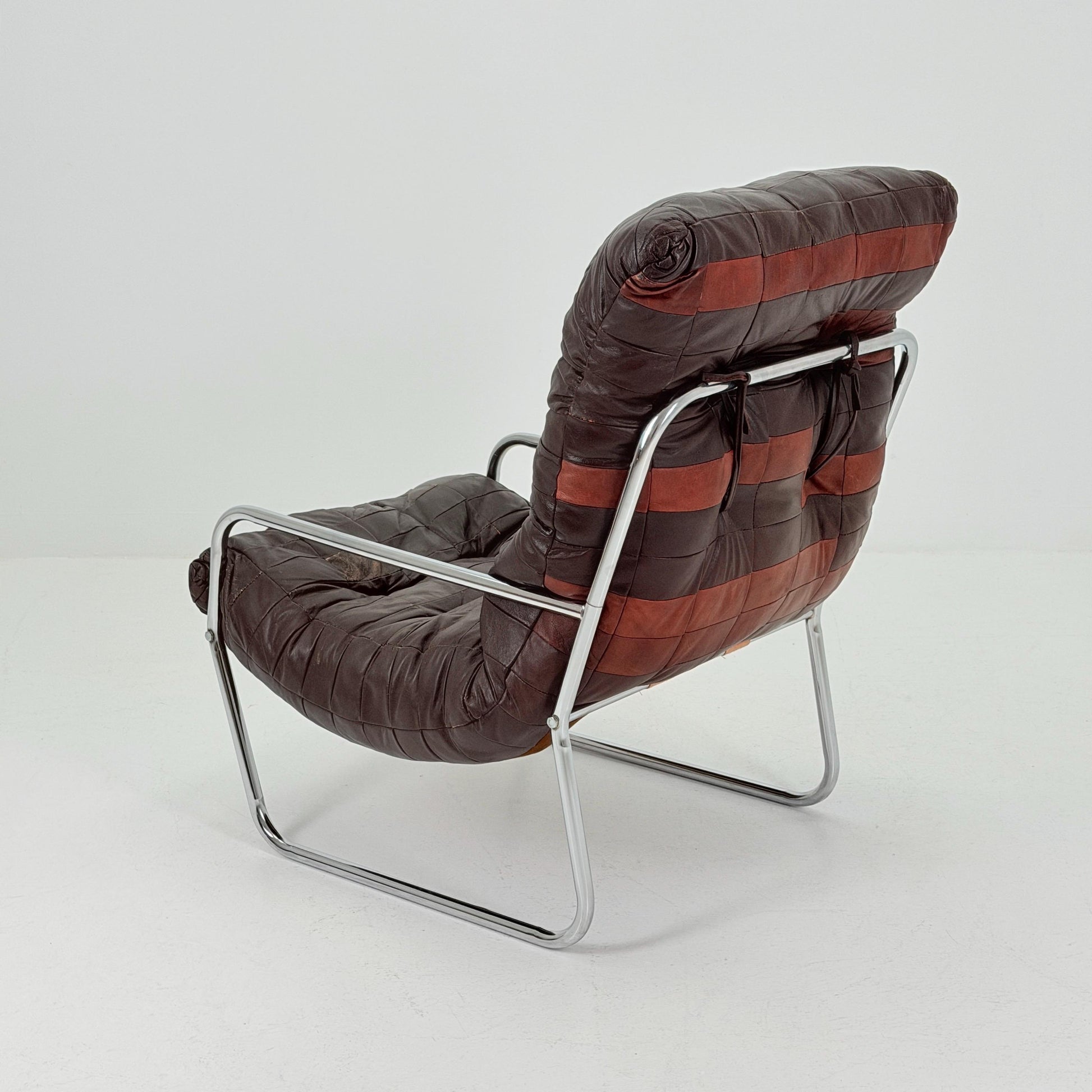 Mid-century sling brown leather lounge chair by Peter Hoyte, 1960s