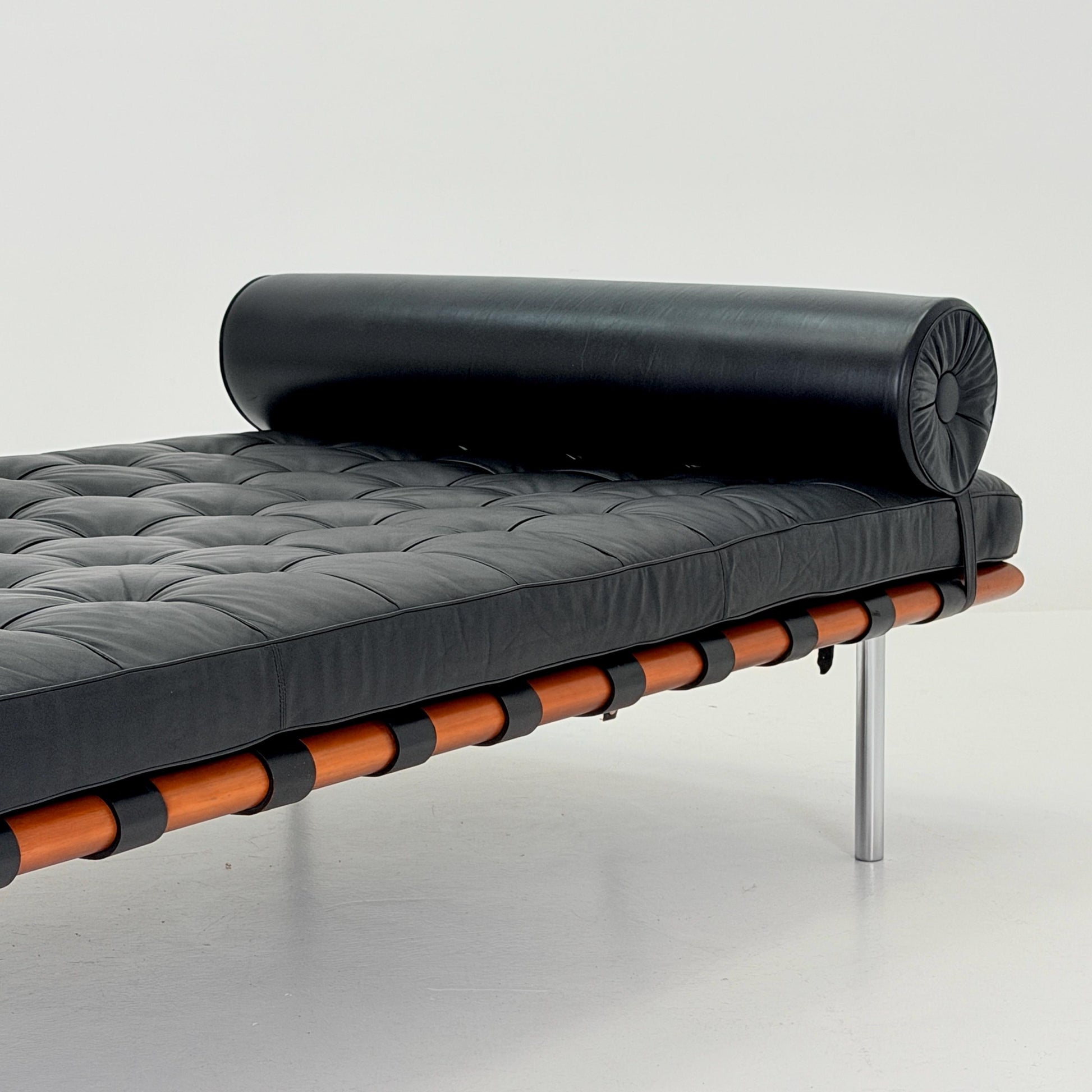 Rare Barcelona Daybed by Ludwig Mies van der Rohe for Knoll International, 1980s
