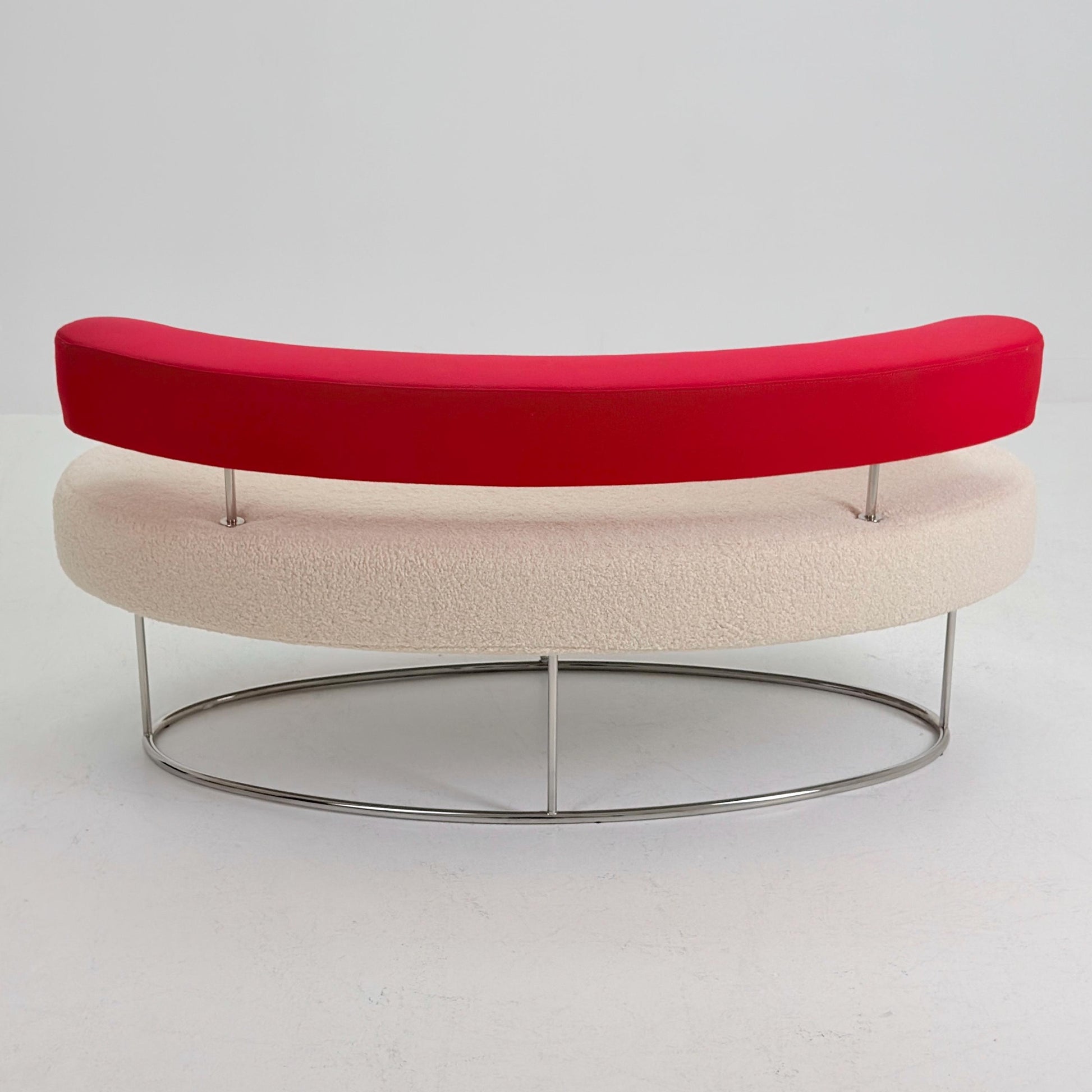 Rare Desalto Kidney Shape Sofa Italy 1990s | Postmodern Designer Lounge Bench | White Bouclé Teddy Fabric & Red Floating Backrest | Sculptur