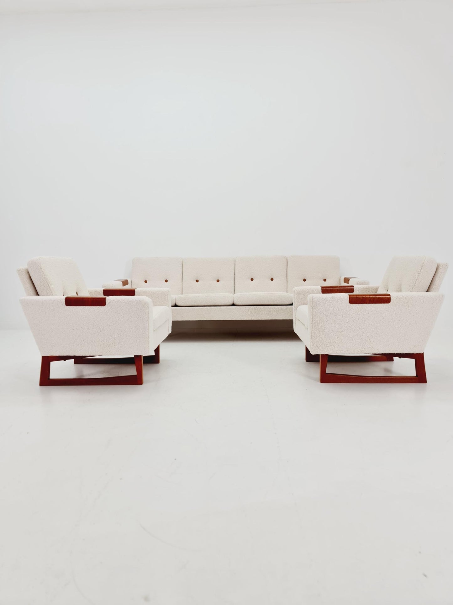 Mid-Century Modern 4-Seater Sofa & 2 Lounge Chairs Scandinavian Danish Design | Fully Refurbished Vintage Set BY Effka Möbler