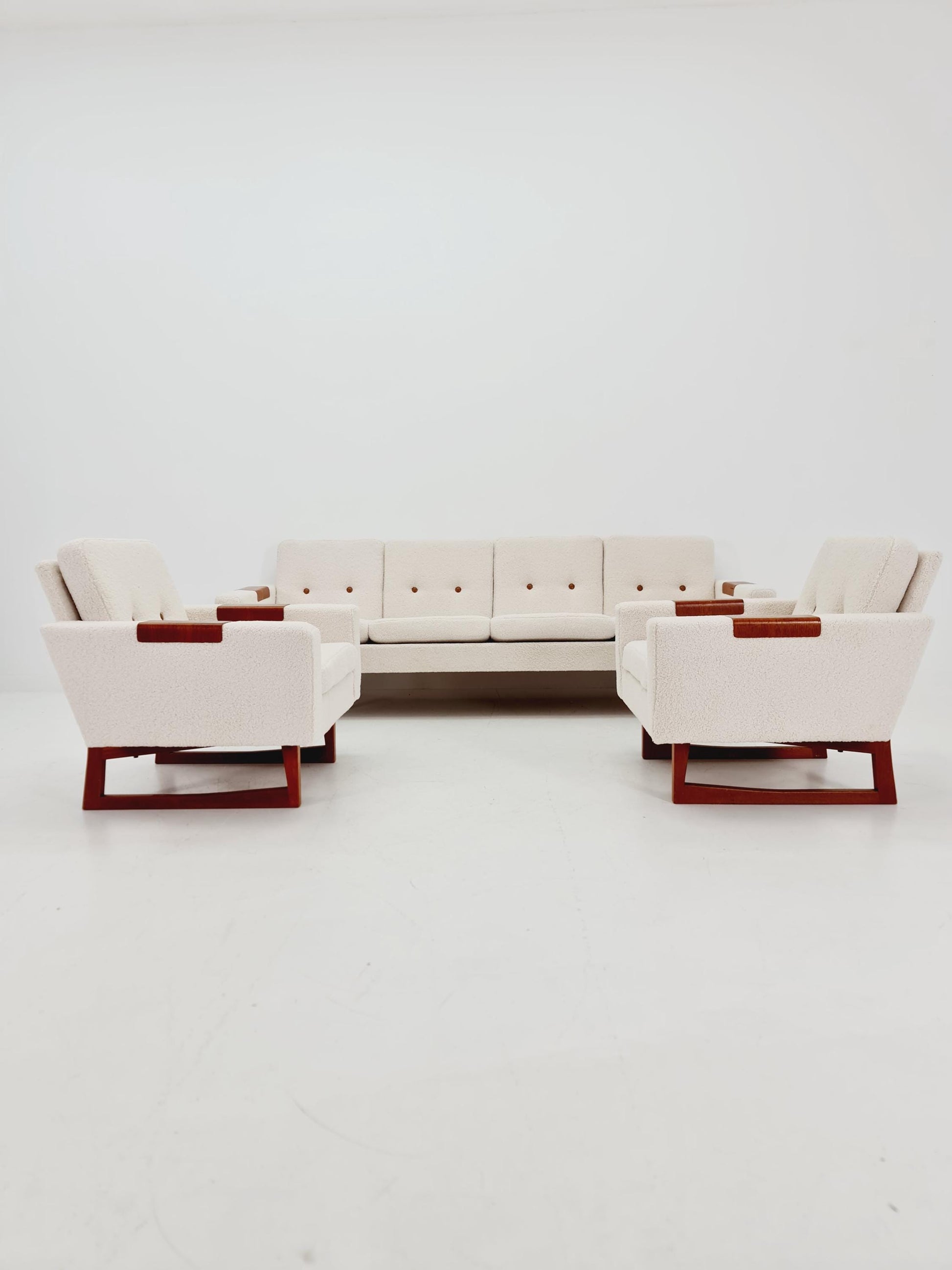 Mid-Century Modern 4-Seater Sofa & 2 Lounge Chairs Scandinavian Danish Design | Fully Refurbished Vintage Set BY Effka Möbler
