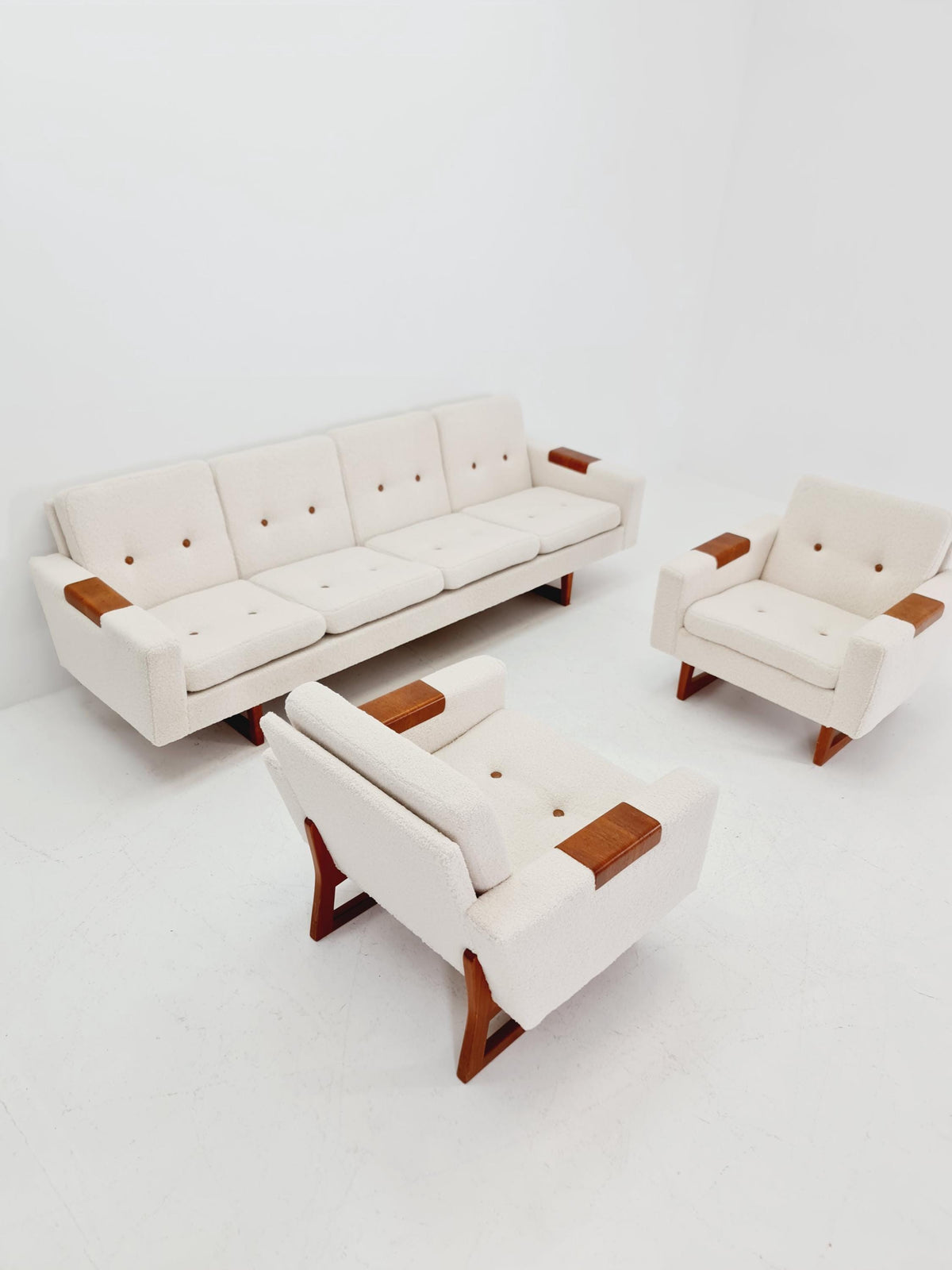 Mid-Century Modern 4-Seater Sofa & 2 Lounge Chairs Scandinavian Danish Design | Fully Refurbished Vintage Set BY Effka Möbler