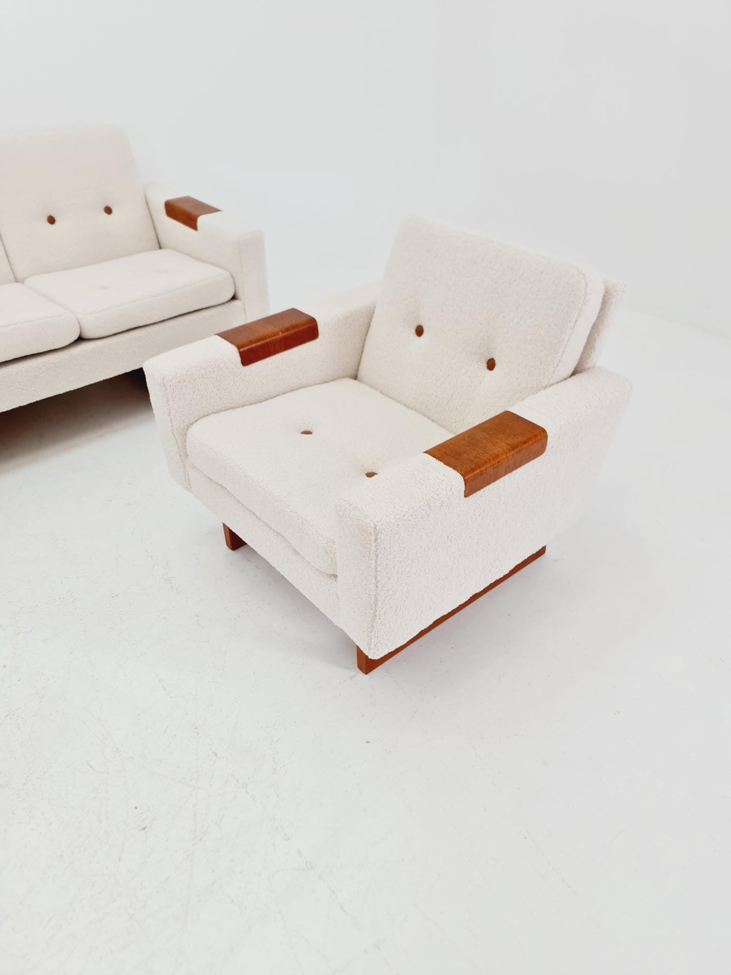 Mid-Century Modern 4-Seater Sofa & 2 Lounge Chairs Scandinavian Danish Design | Fully Refurbished Vintage Set BY Effka Möbler