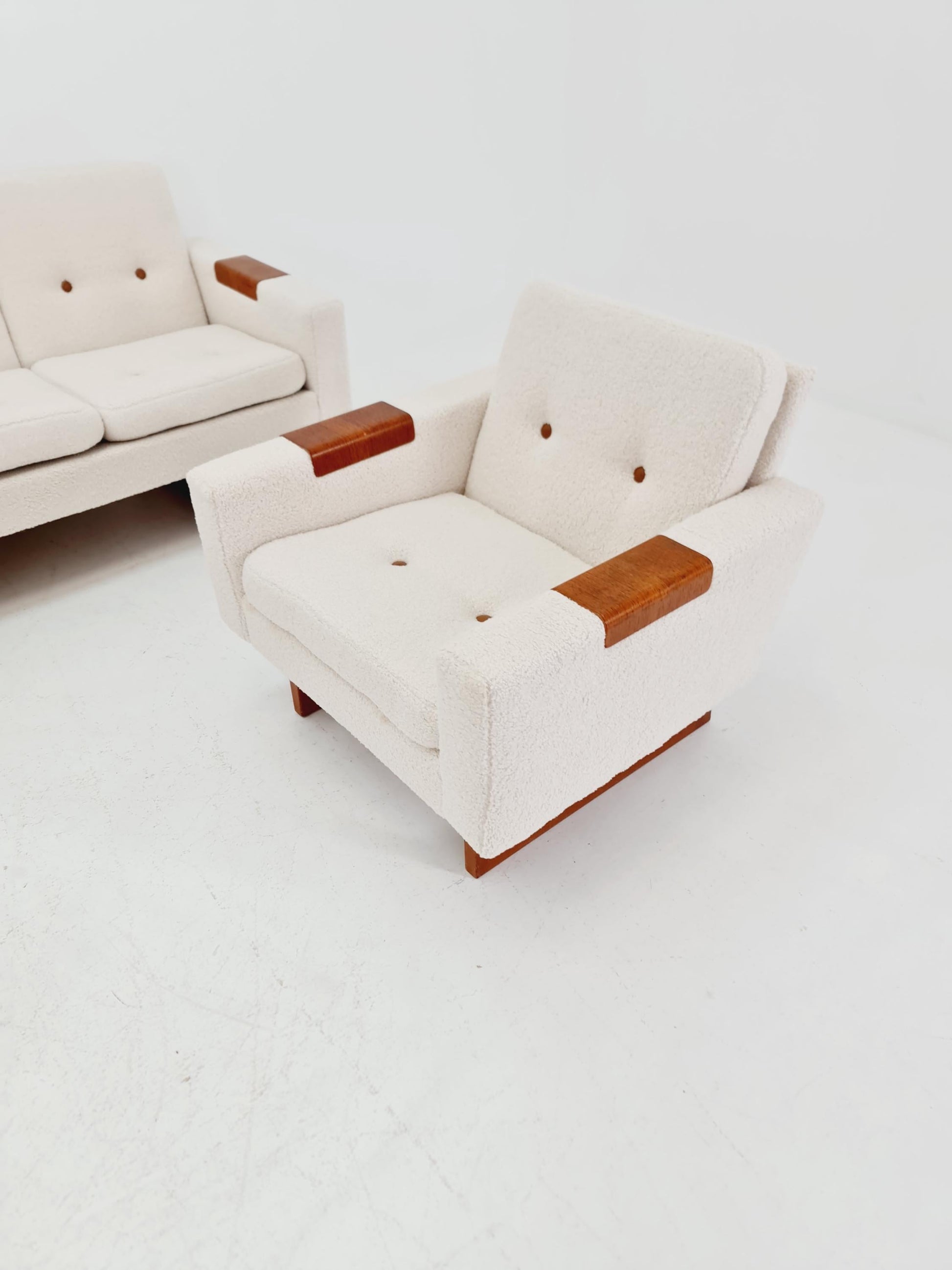 Mid-Century Modern 4-Seater Sofa & 2 Lounge Chairs Scandinavian Danish Design | Fully Refurbished Vintage Set BY Effka Möbler