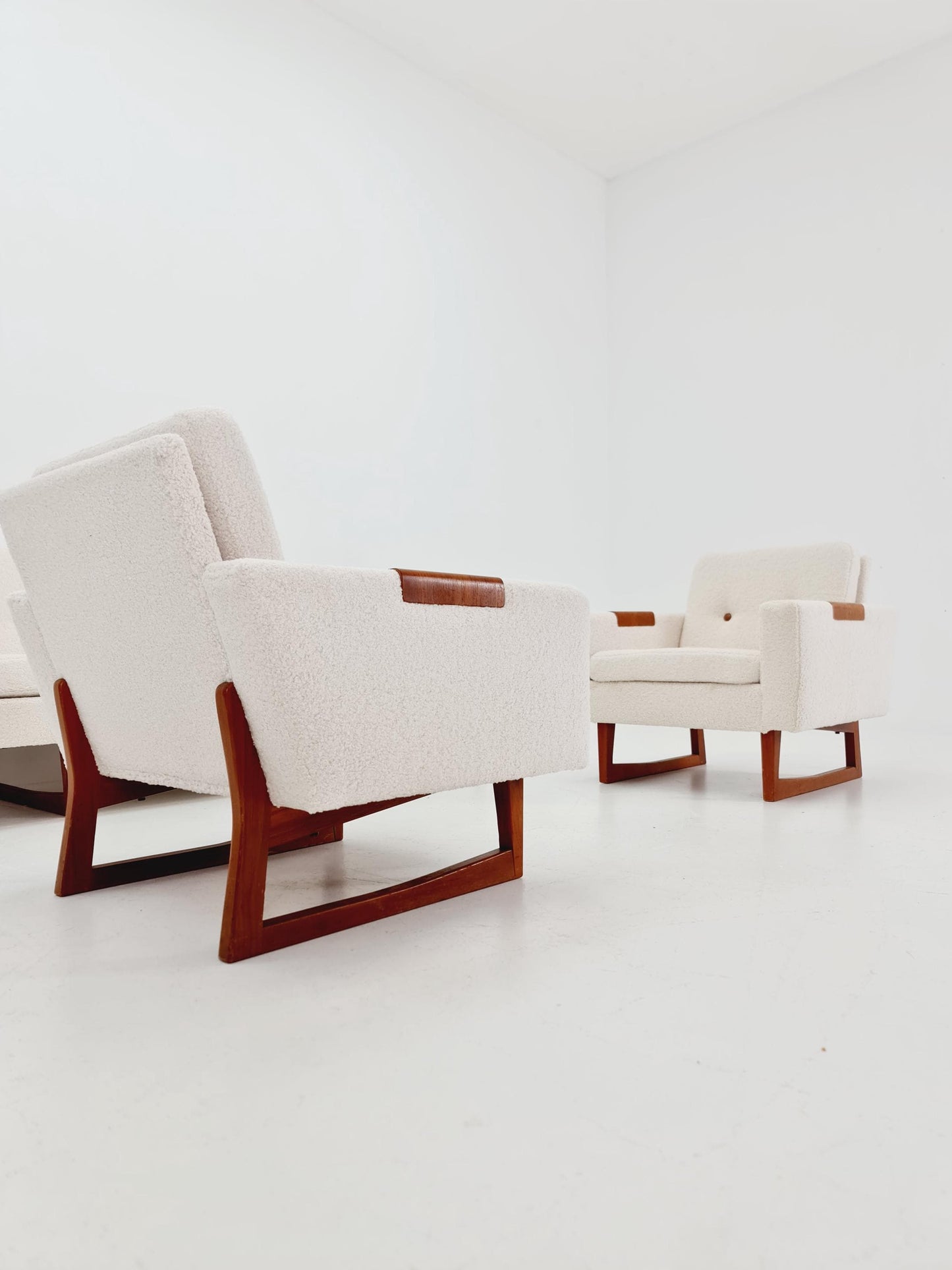 Mid-Century Modern 4-Seater Sofa & 2 Lounge Chairs Scandinavian Danish Design | Fully Refurbished Vintage Set BY Effka Möbler