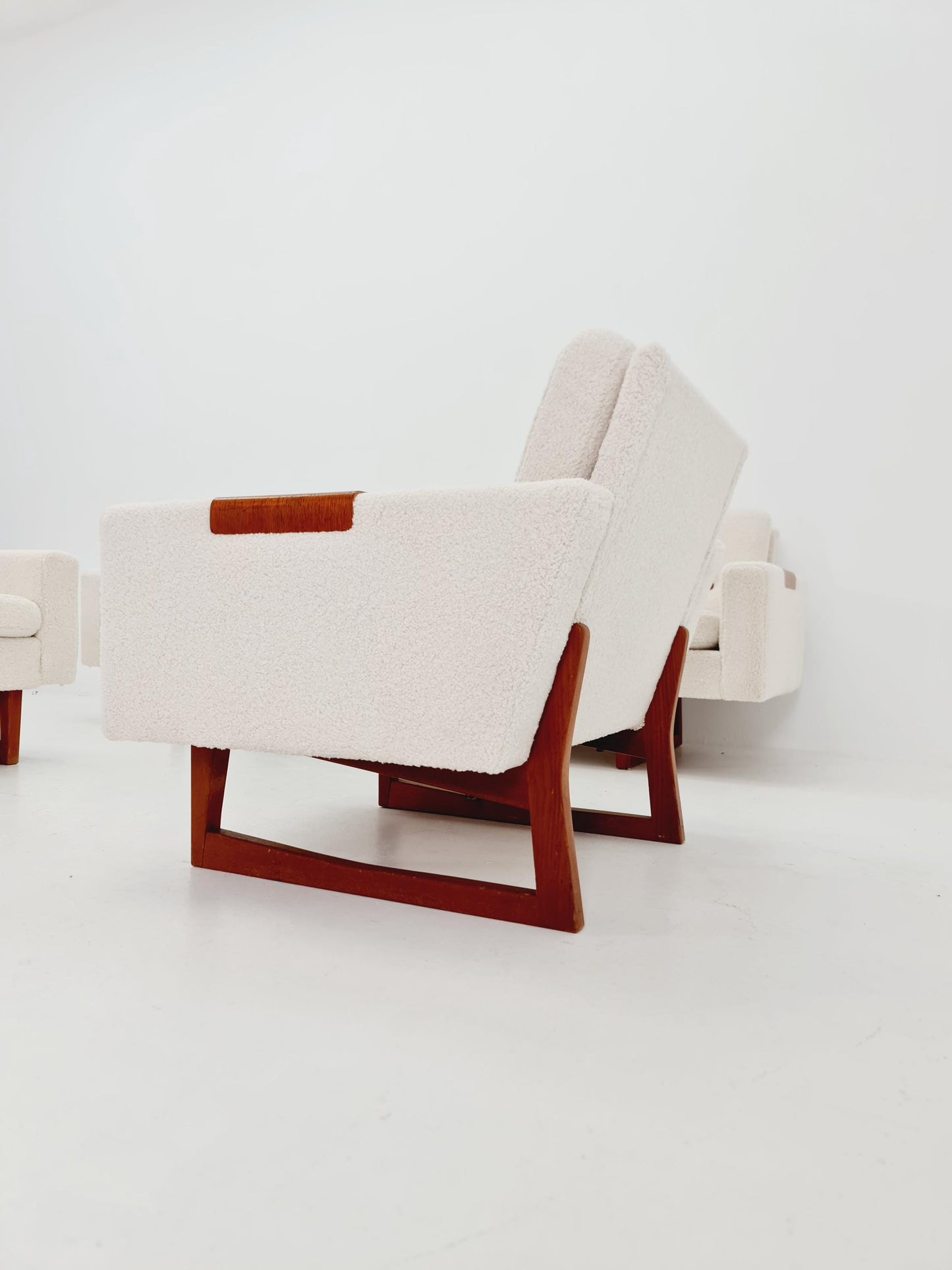 Mid-Century Modern 4-Seater Sofa & 2 Lounge Chairs Scandinavian Danish Design | Fully Refurbished Vintage Set BY Effka Möbler