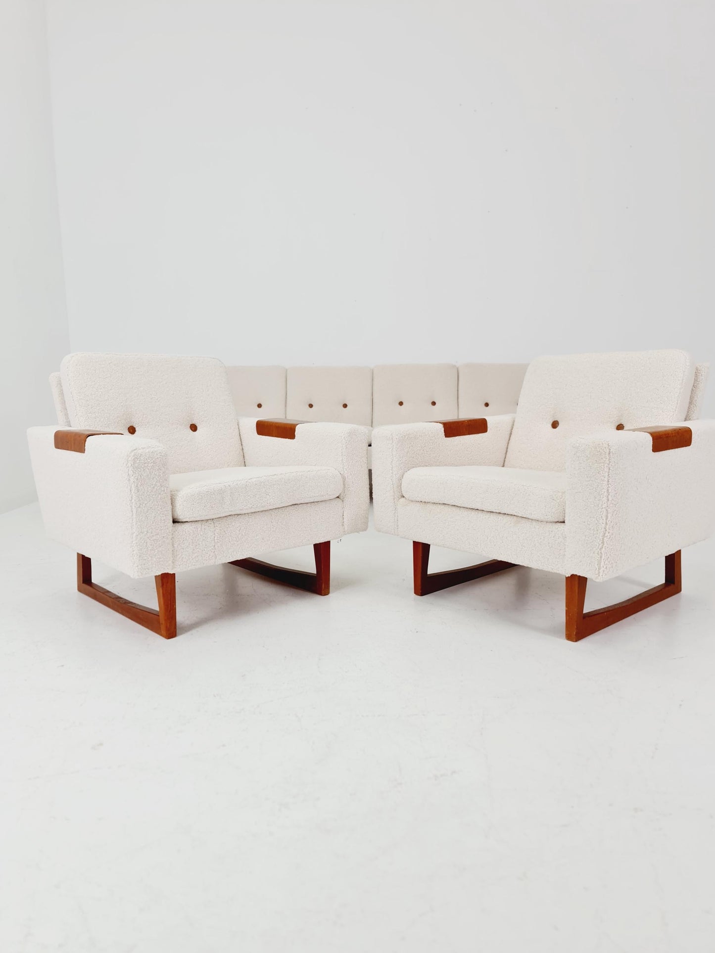 Mid-Century Modern 4-Seater Sofa & 2 Lounge Chairs Scandinavian Danish Design | Fully Refurbished Vintage Set BY Effka Möbler