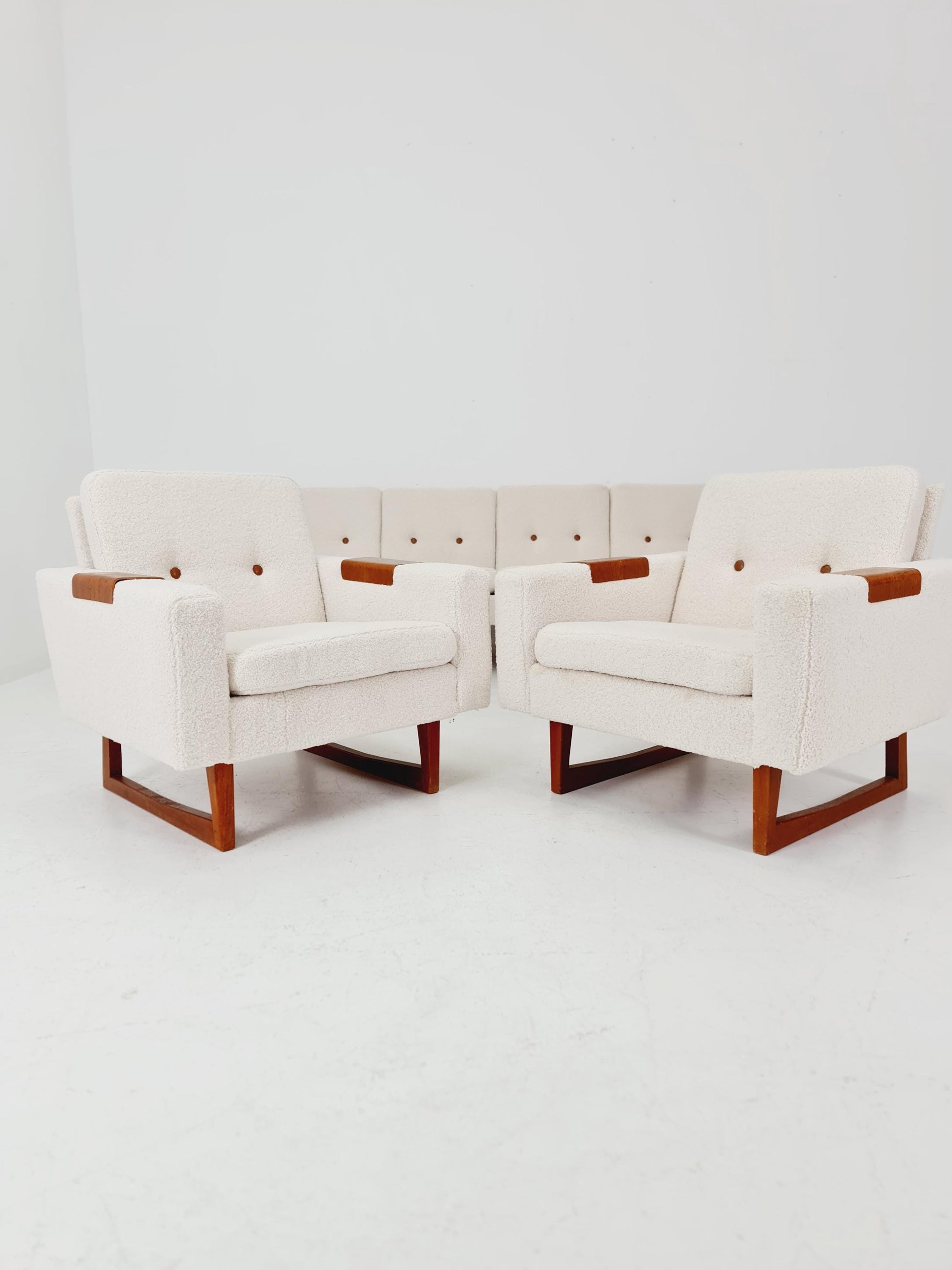 Mid-Century Modern 4-Seater Sofa & 2 Lounge Chairs Scandinavian Danish Design | Fully Refurbished Vintage Set BY Effka Möbler