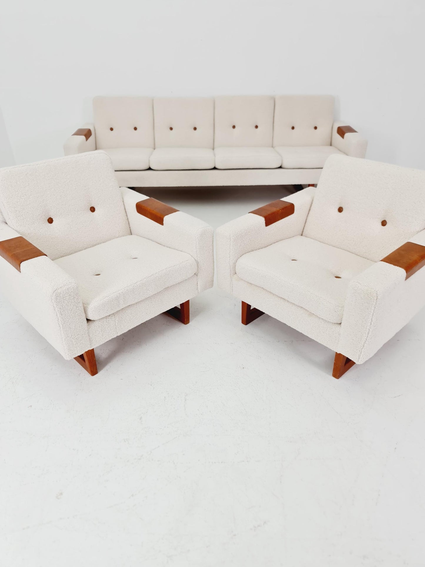 Mid-Century Modern 4-Seater Sofa & 2 Lounge Chairs Scandinavian Danish Design | Fully Refurbished Vintage Set BY Effka Möbler