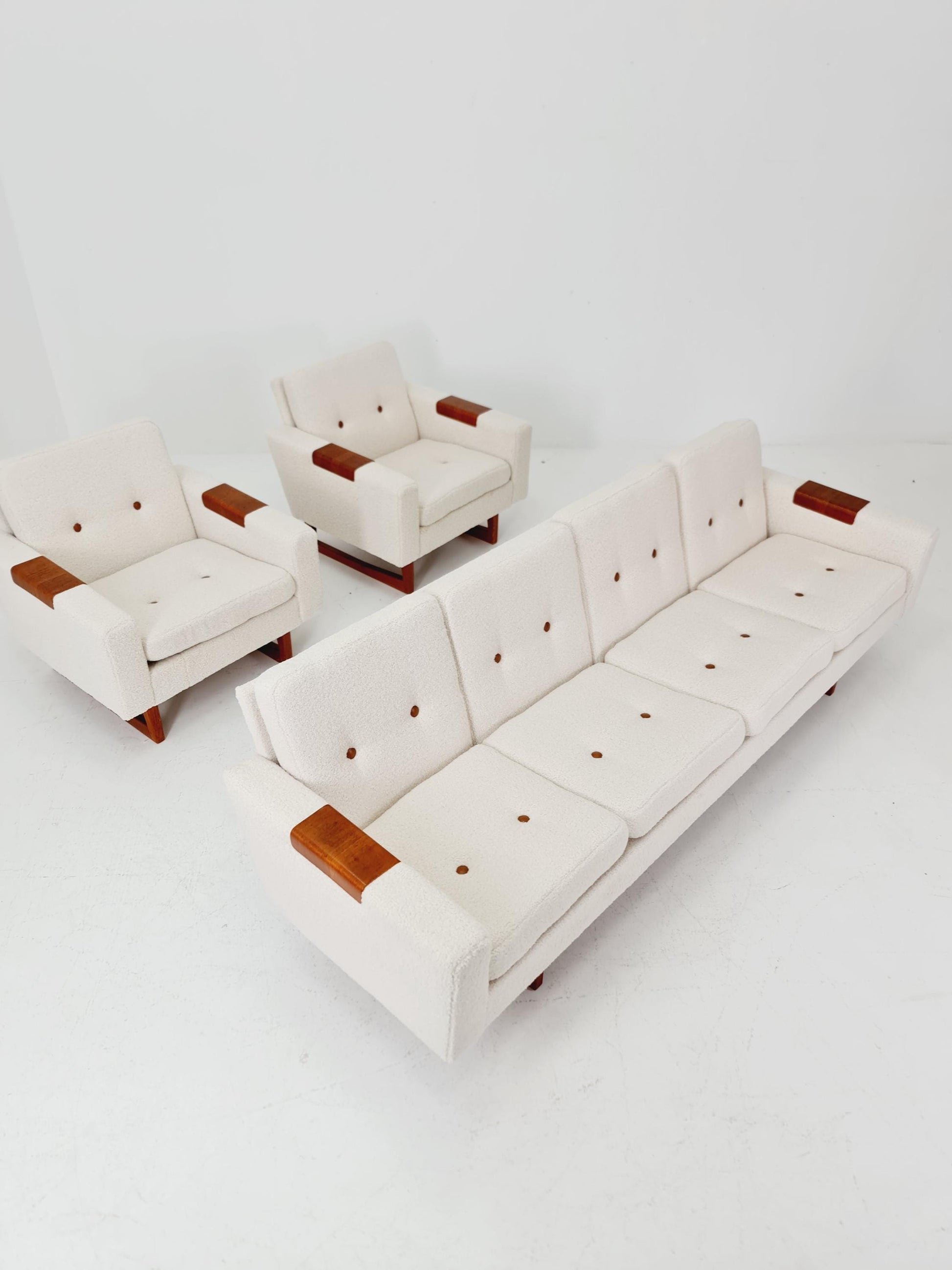 Mid-Century Modern 4-Seater Sofa & 2 Lounge Chairs Scandinavian Danish Design | Fully Refurbished Vintage Set BY Effka Möbler