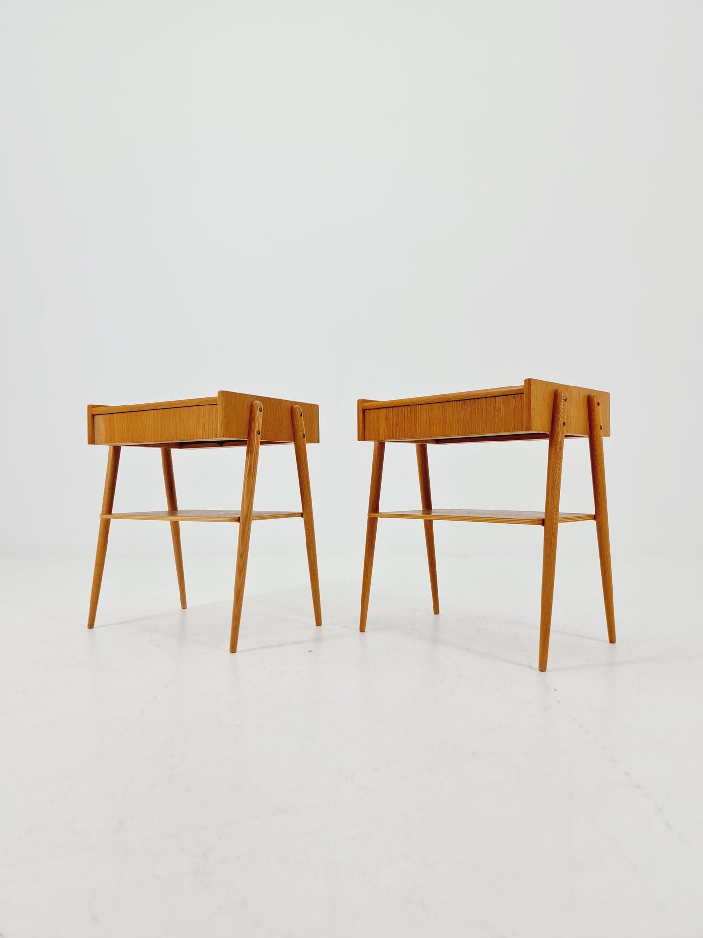 Pair of Swedish Midcentury Oak Vintage Side table/ Bedside table/ Night stand by Carlström & Co, 1960s