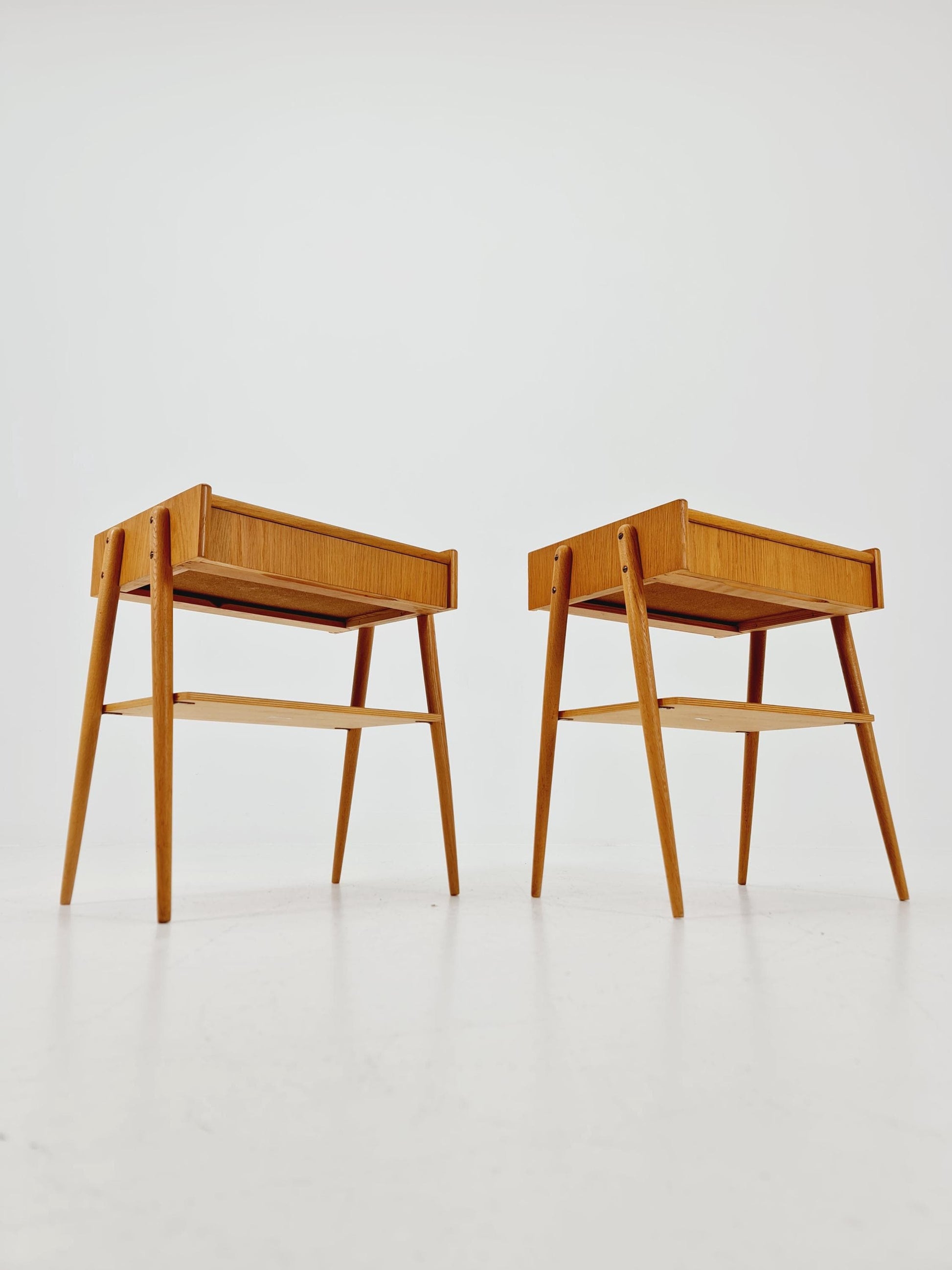 Pair of Swedish Midcentury Oak Vintage Side table/ Bedside table/ Night stand by Carlström & Co, 1960s