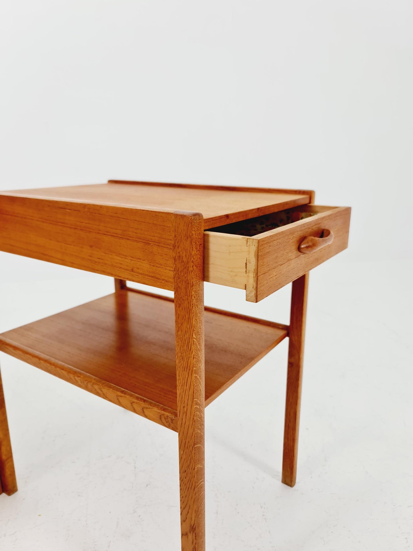Pair of Dansih Midcentury Teak Vintage Side table/ Bedside table/ Night stand BY AB Bjärni Bjärnum 1960s