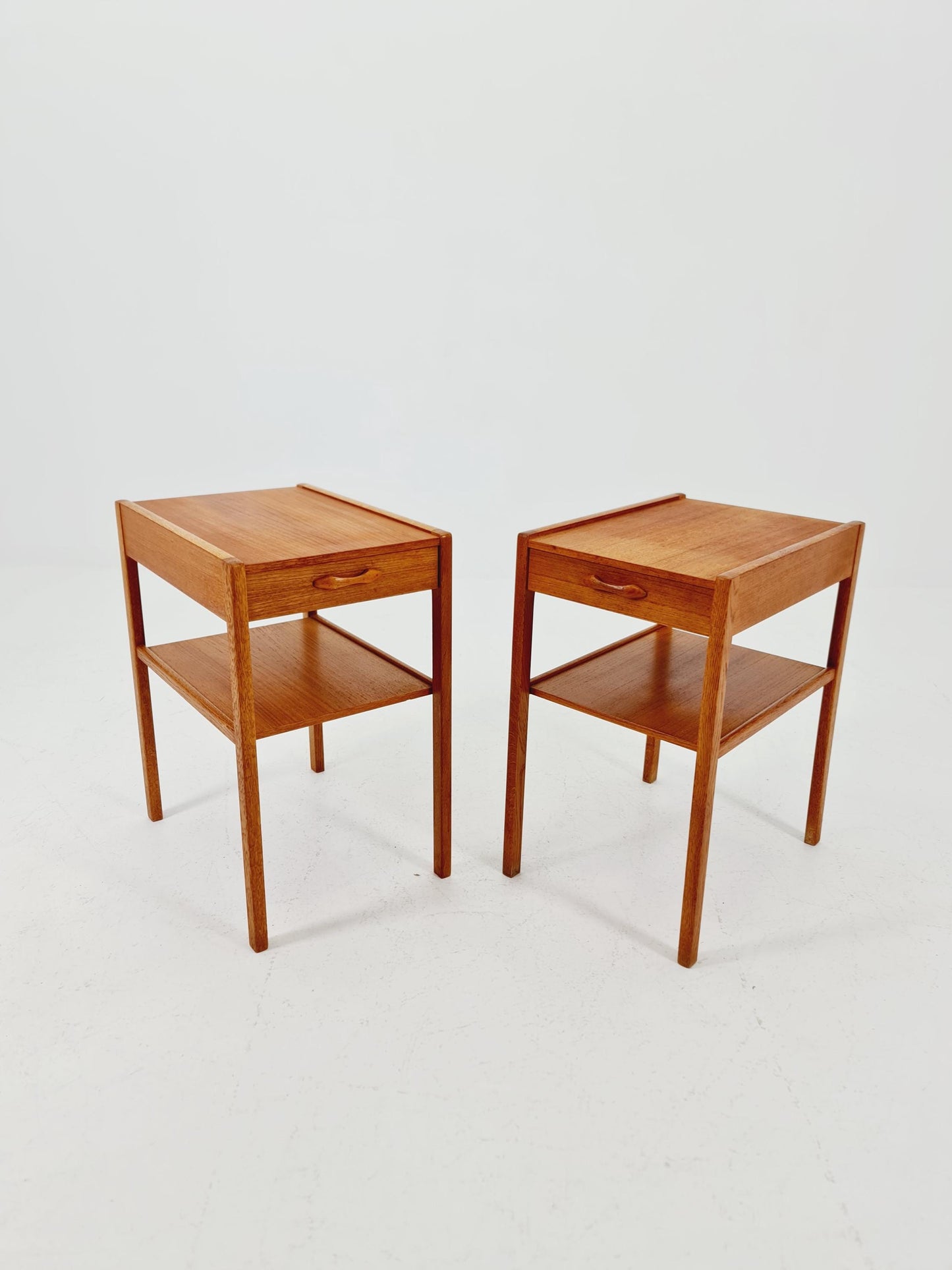 Pair of Dansih Midcentury Teak Vintage Side table/ Bedside table/ Night stand BY AB Bjärni Bjärnum 1960s
