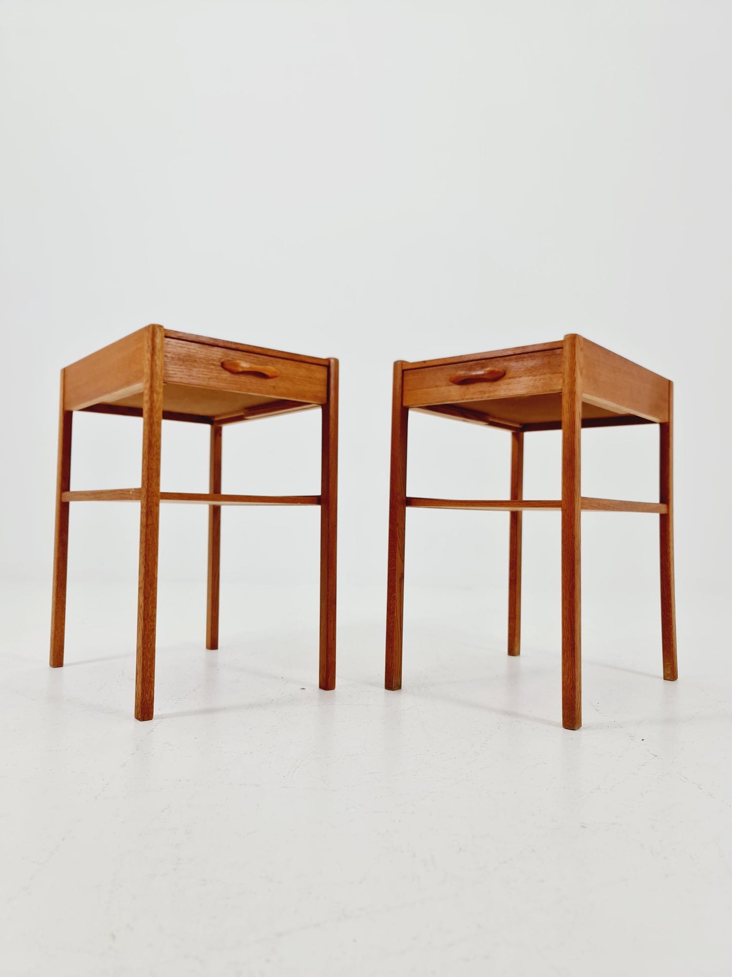Pair of Dansih Midcentury Teak Vintage Side table/ Bedside table/ Night stand BY AB Bjärni Bjärnum 1960s