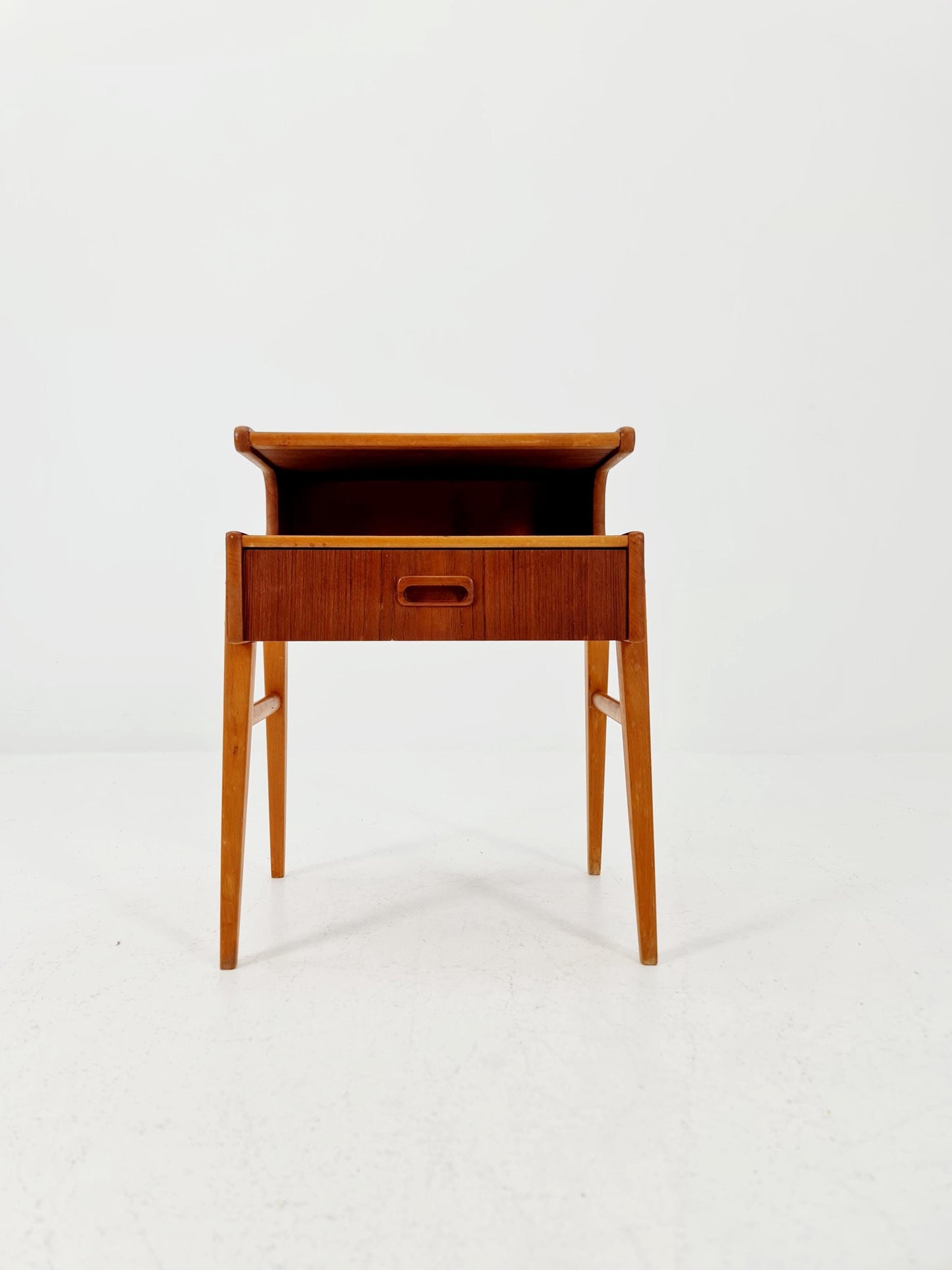 Midcentury Carlström & Co Teak Vintage Side table/ Bedside table/ Night stand straight from the sixties