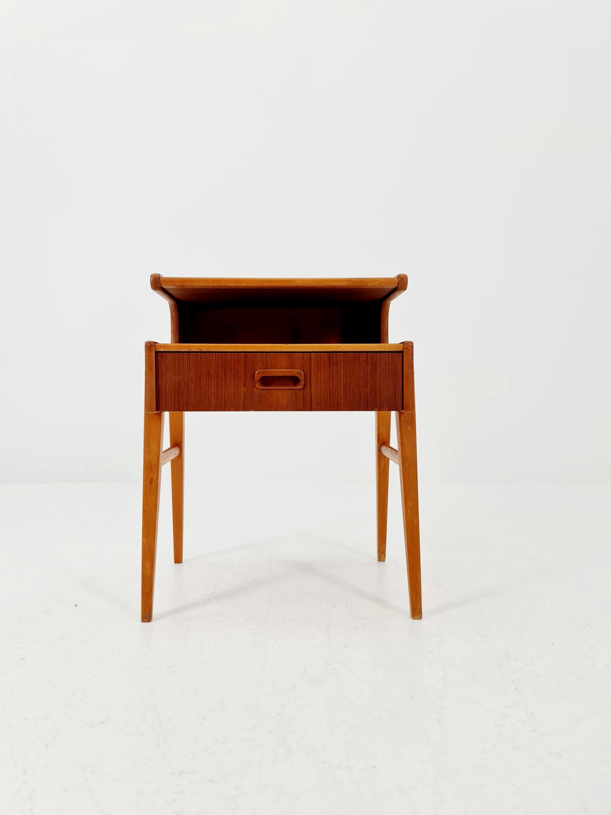 Midcentury Carlström & Co Teak Vintage Side table/ Bedside table/ Night stand straight from the sixties