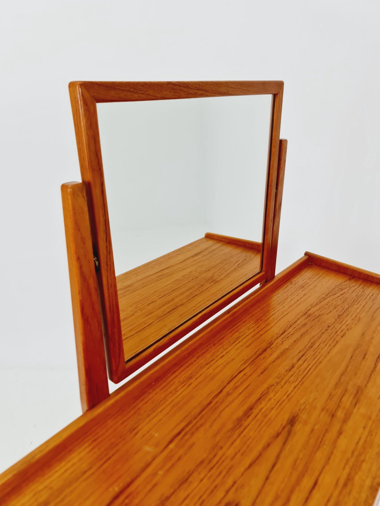 Mid Century Modern Danish Teak vanity table make up table by Fröseke for AB nybrofabriken, 1960s