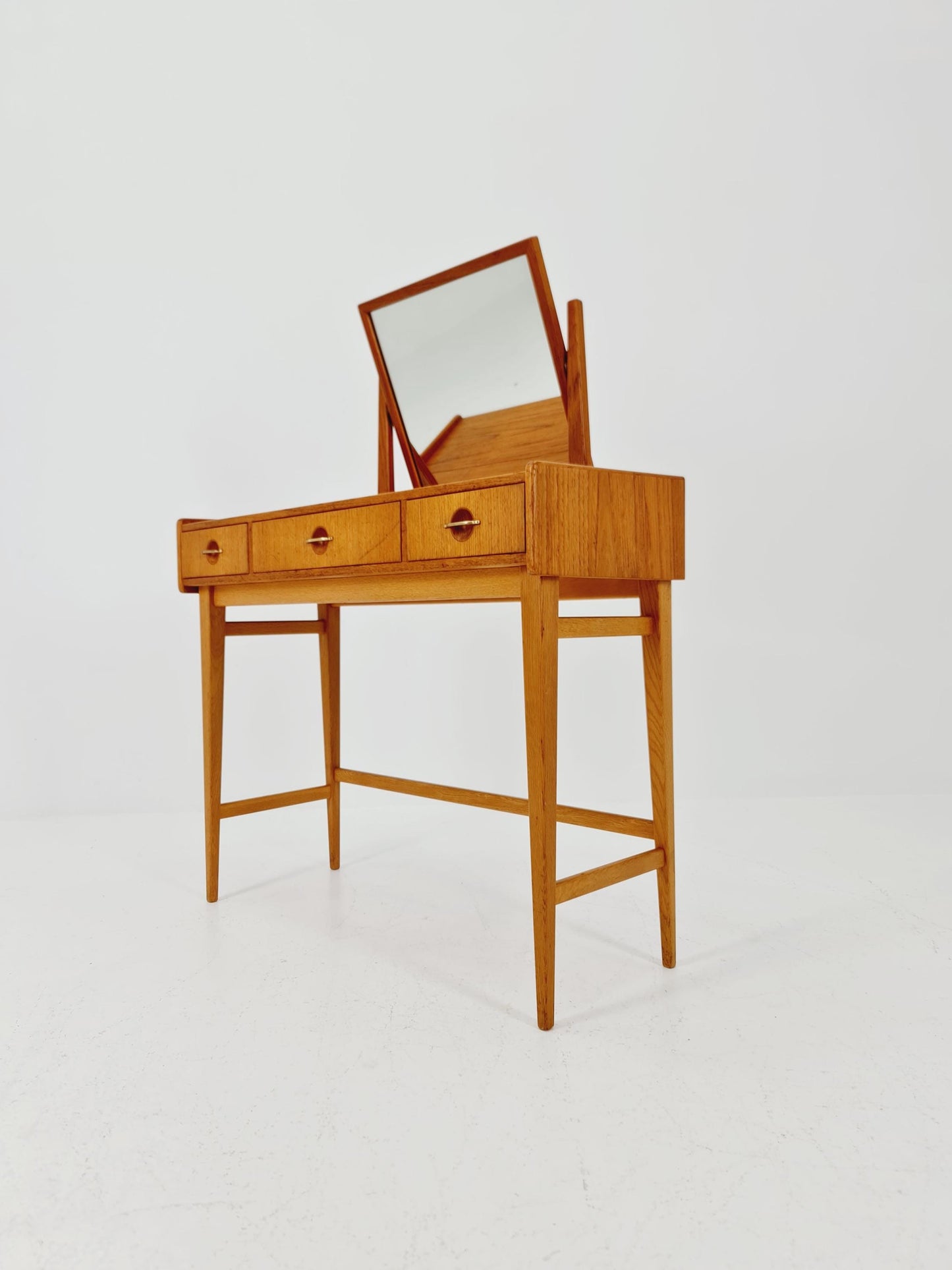 Mid Century Modern Danish Teak vanity table make up table by Fröseke for AB nybrofabriken, 1960s