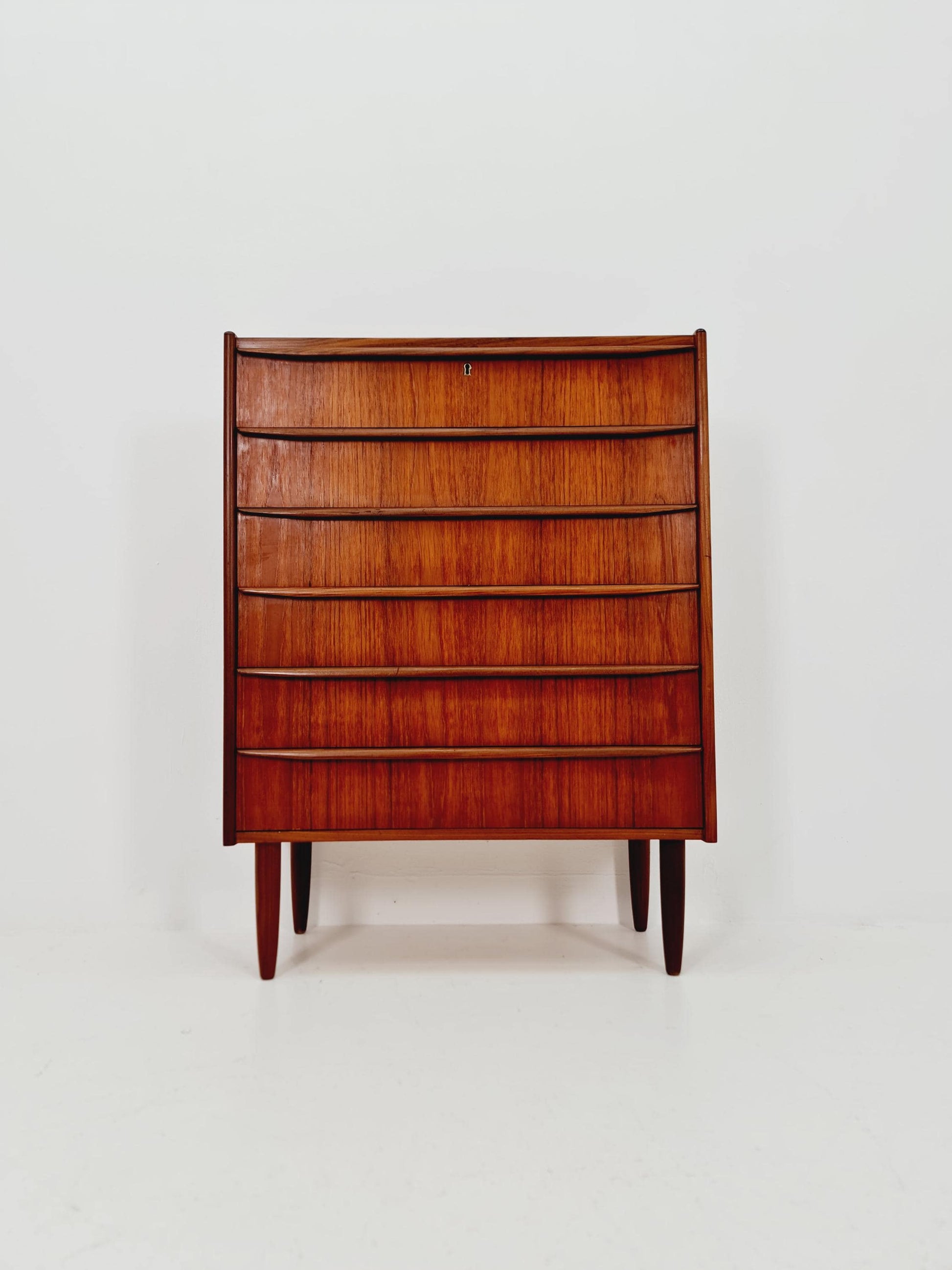 Midcentury danish design chest of drawers 1960s