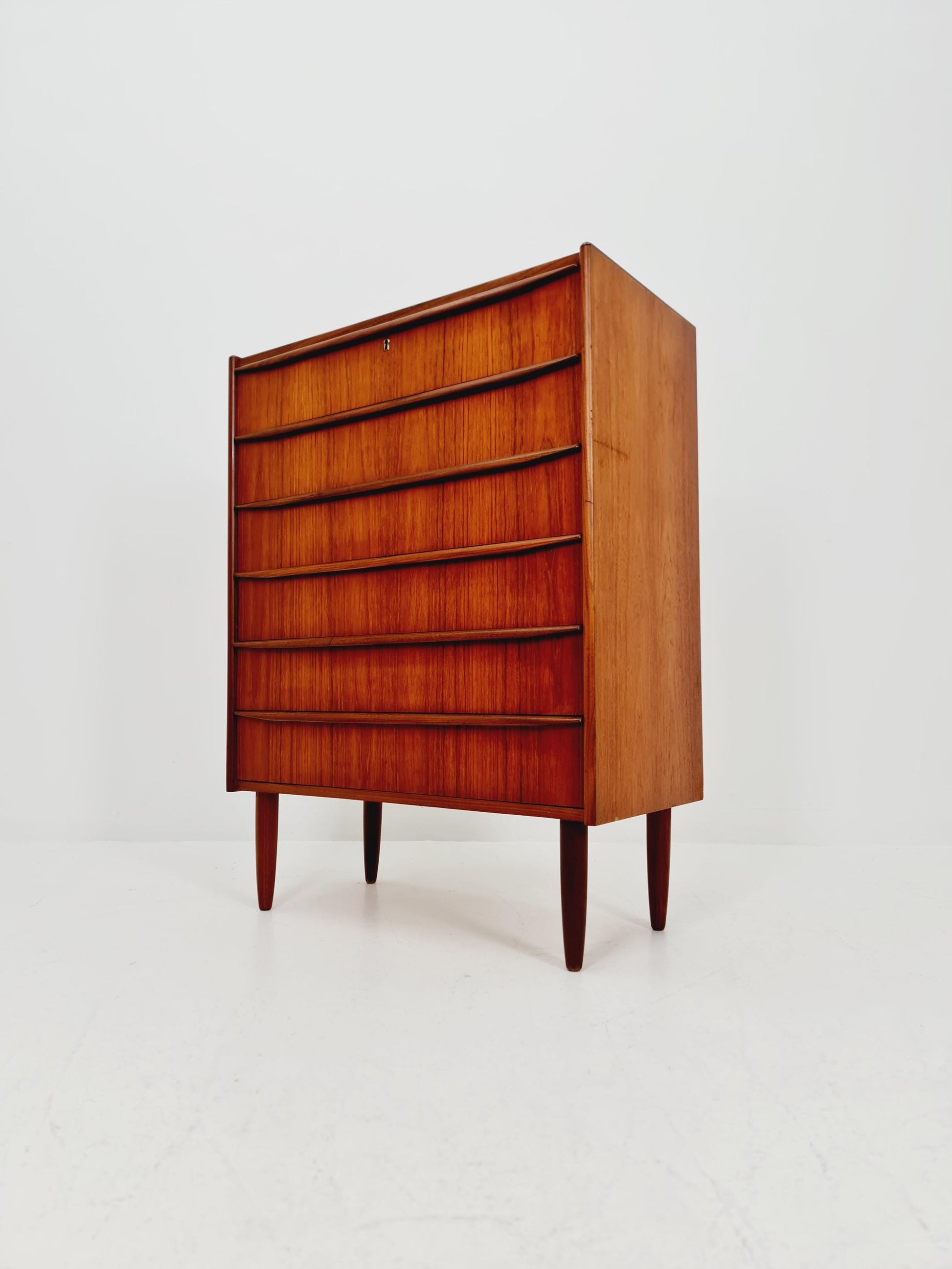Midcentury danish design chest of drawers 1960s