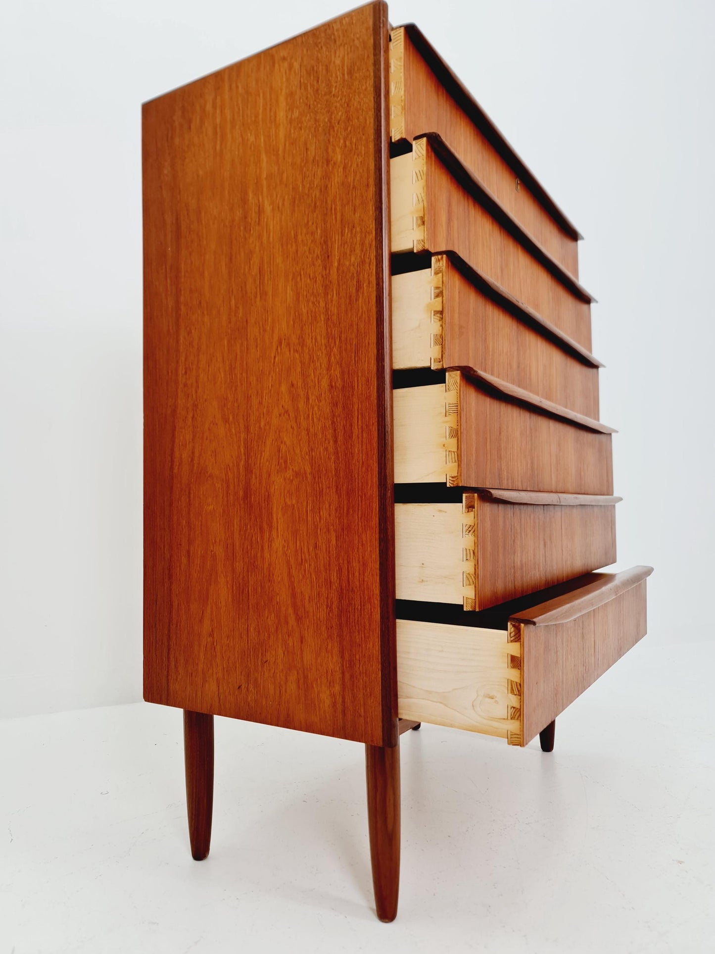 Midcentury danish design chest of drawers 1960s