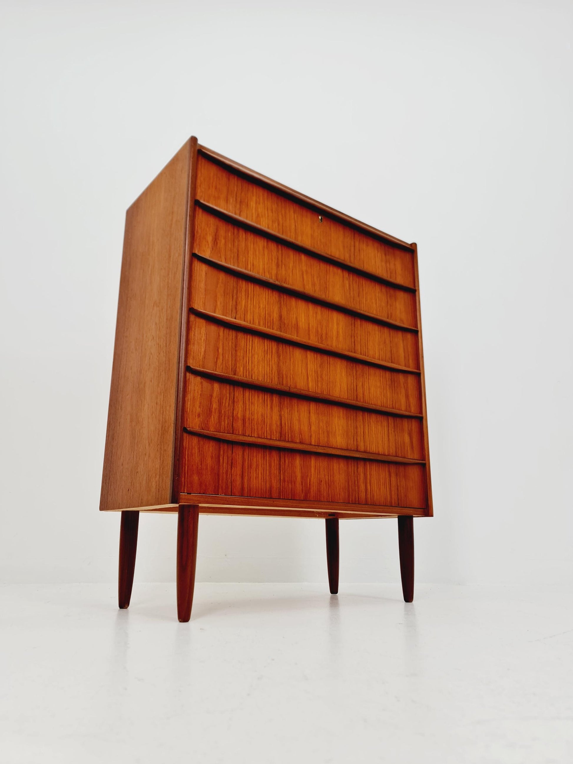 Midcentury danish design chest of drawers 1960s