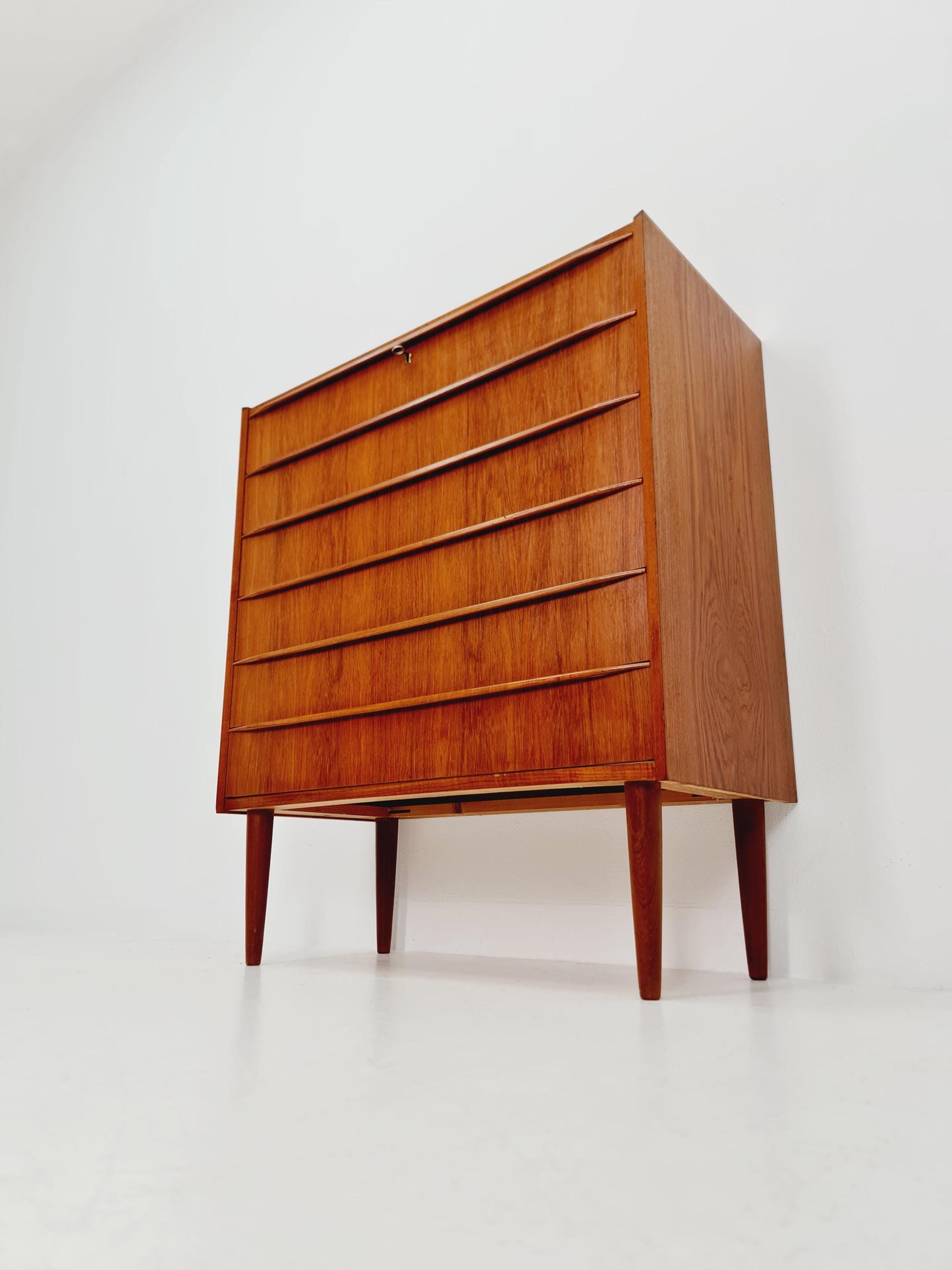 Midcentury danish design chest of drawers By Tylvad Hansen 1960s