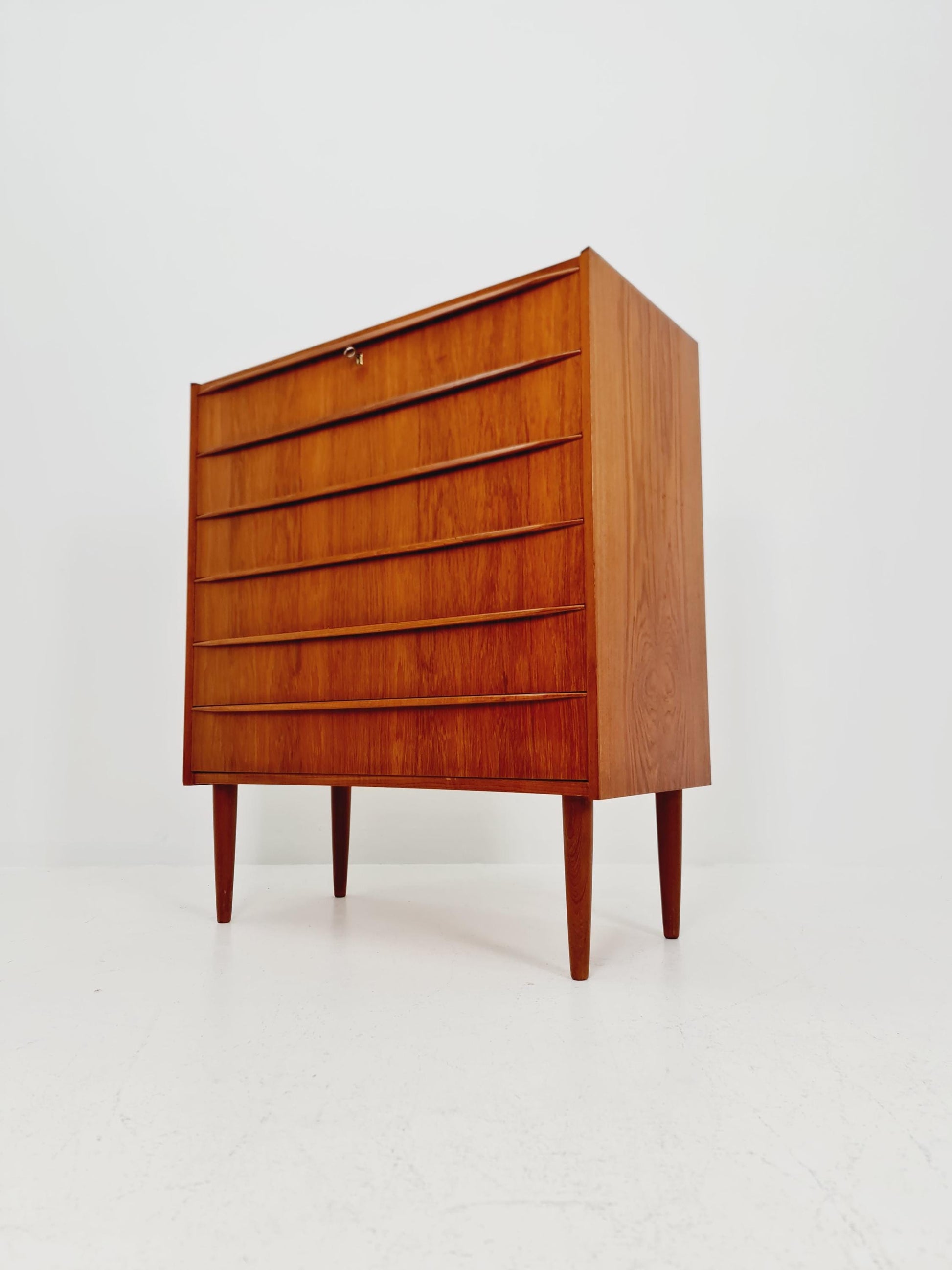 Midcentury danish design chest of drawers By Tylvad Hansen 1960s