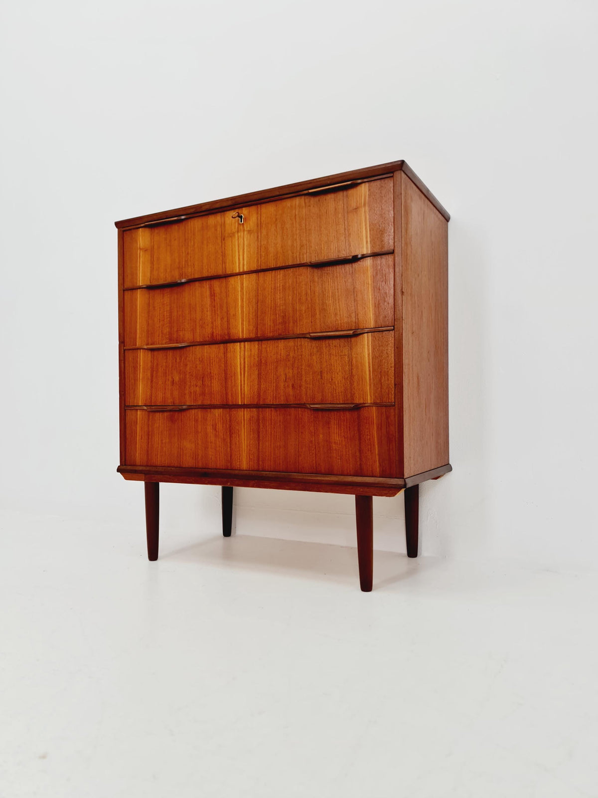 Midcentury danish design chest of drawers / drawer dresser /4 drawers cabinet By Ejsing Möbelfabrik 1960s