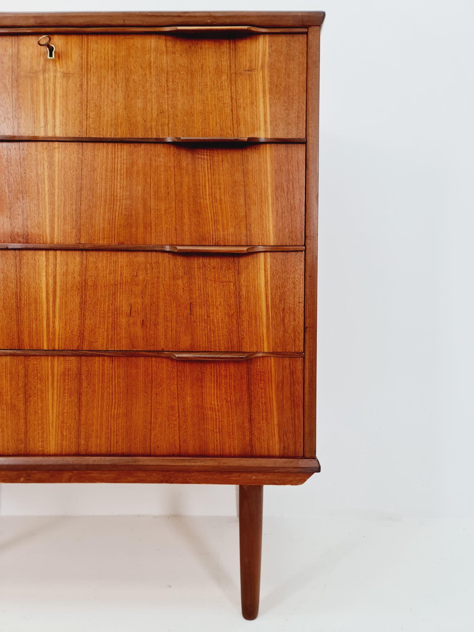 Midcentury danish design chest of drawers / drawer dresser /4 drawers cabinet By Ejsing Möbelfabrik 1960s