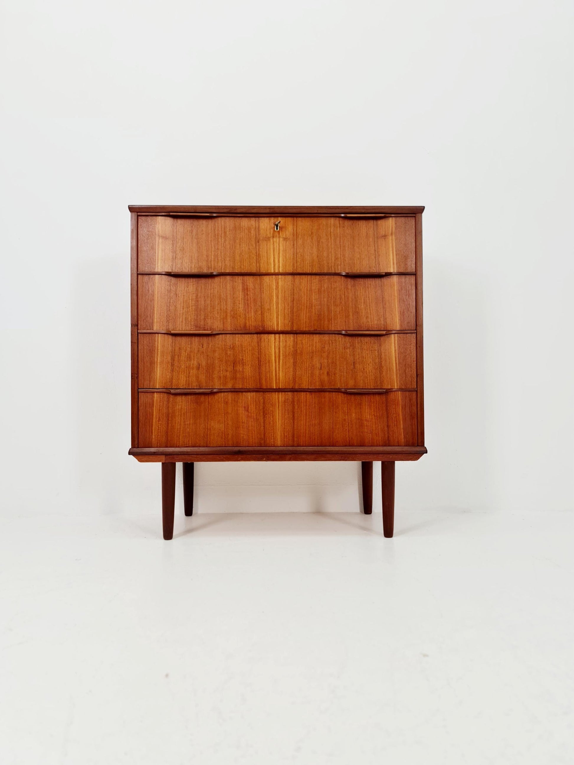Midcentury danish design chest of drawers / drawer dresser /4 drawers cabinet By Ejsing Möbelfabrik 1960s