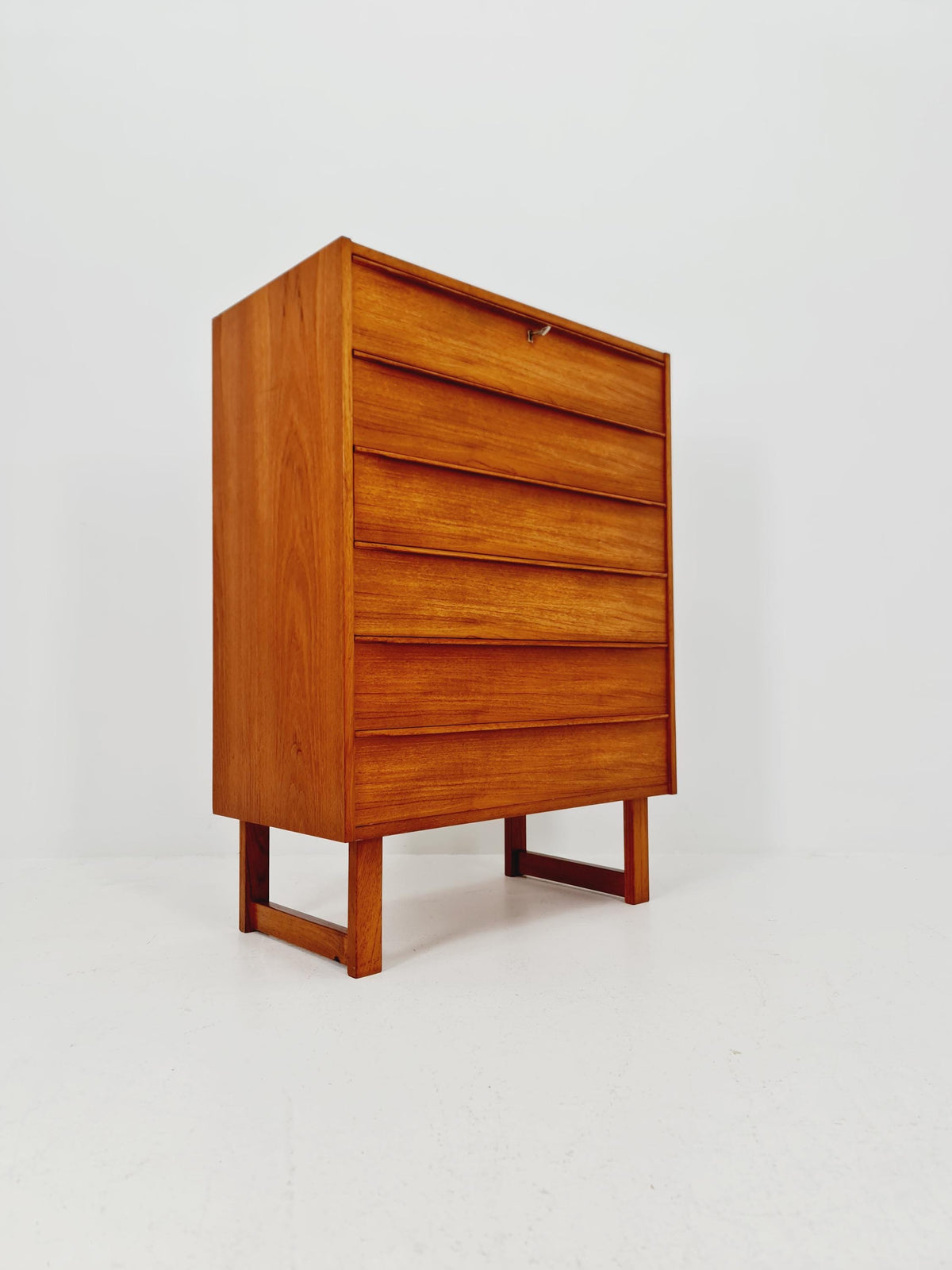 Midcentury danish design chest of drawers / drawer dresser /6 drawers cabinet By Ejsing Möbelfabrik 1960s