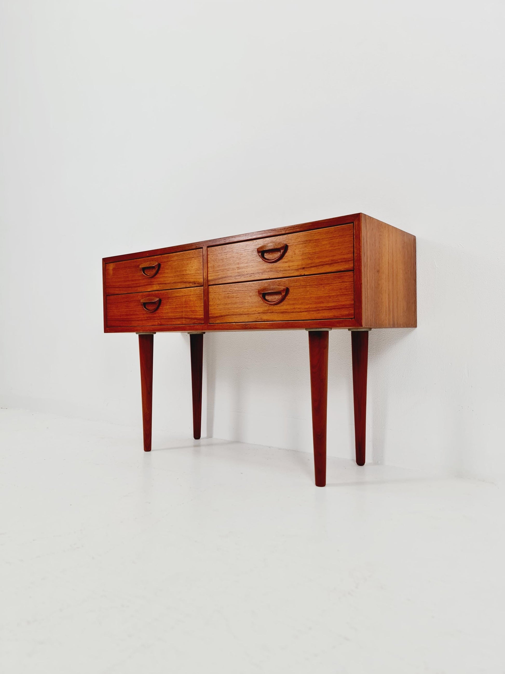 Midcentury danish design chest of drawers By KAi Kristiansen 1960s